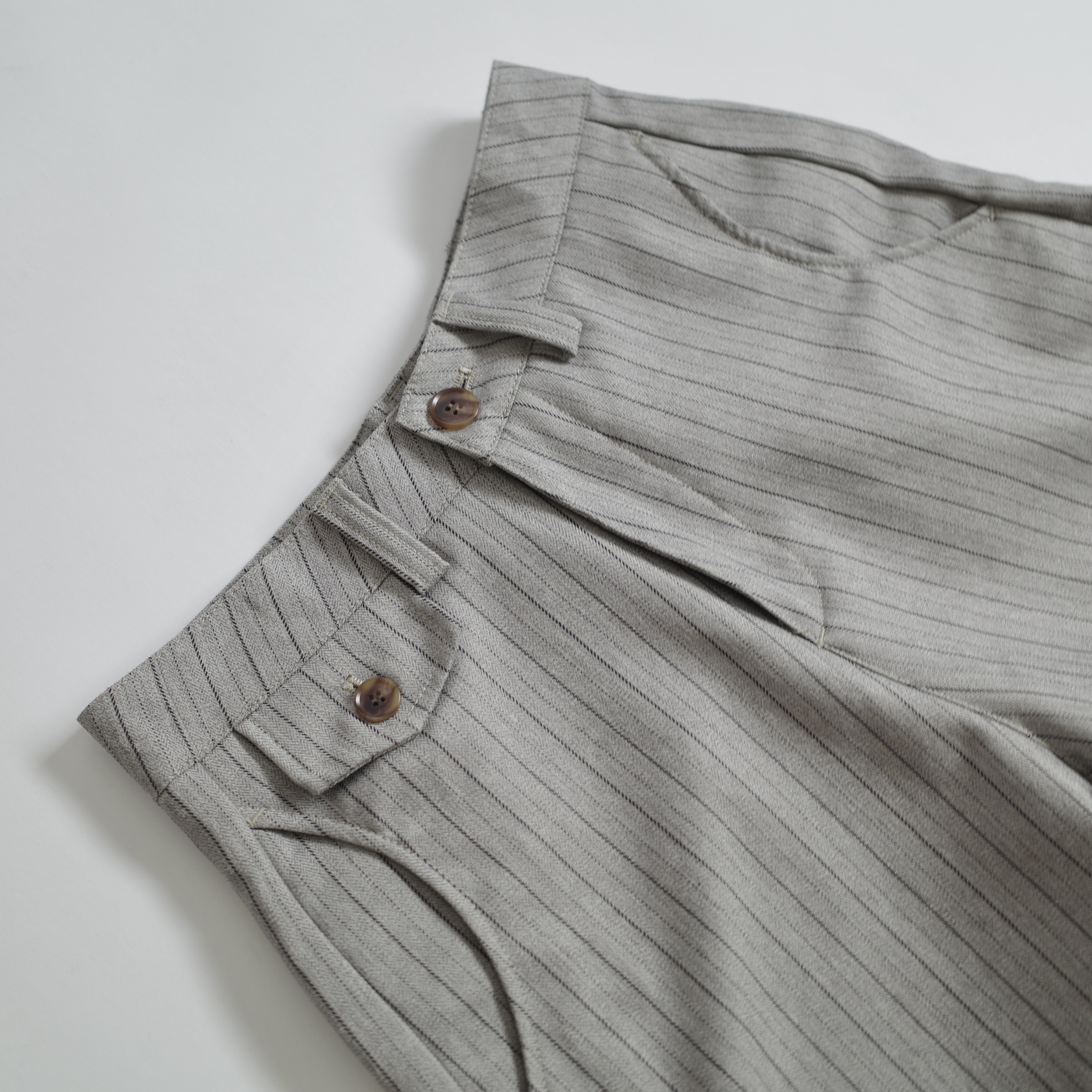 灰黑直紋褶皺西裝彎刀褲5