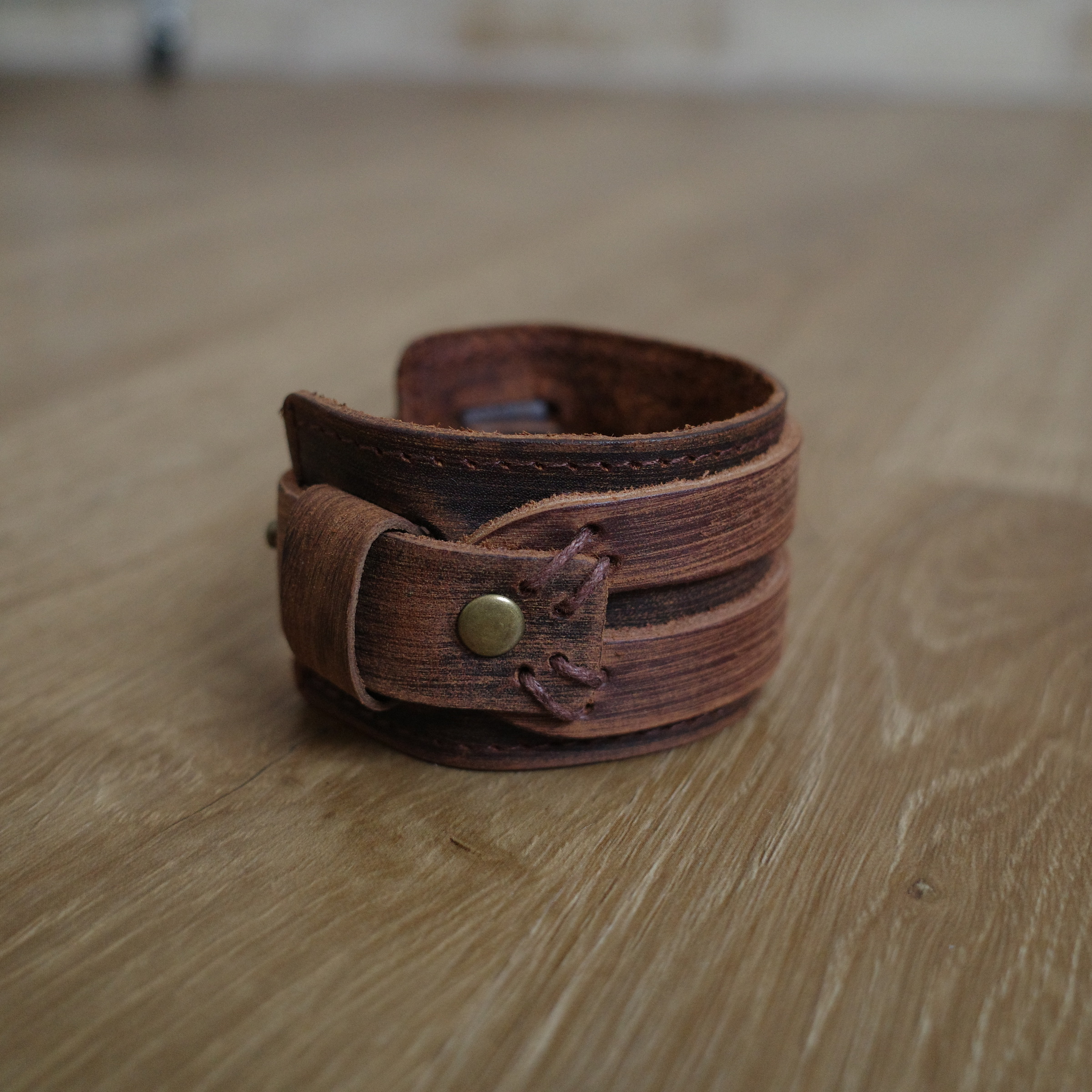 拓荒皮革寬手環1
