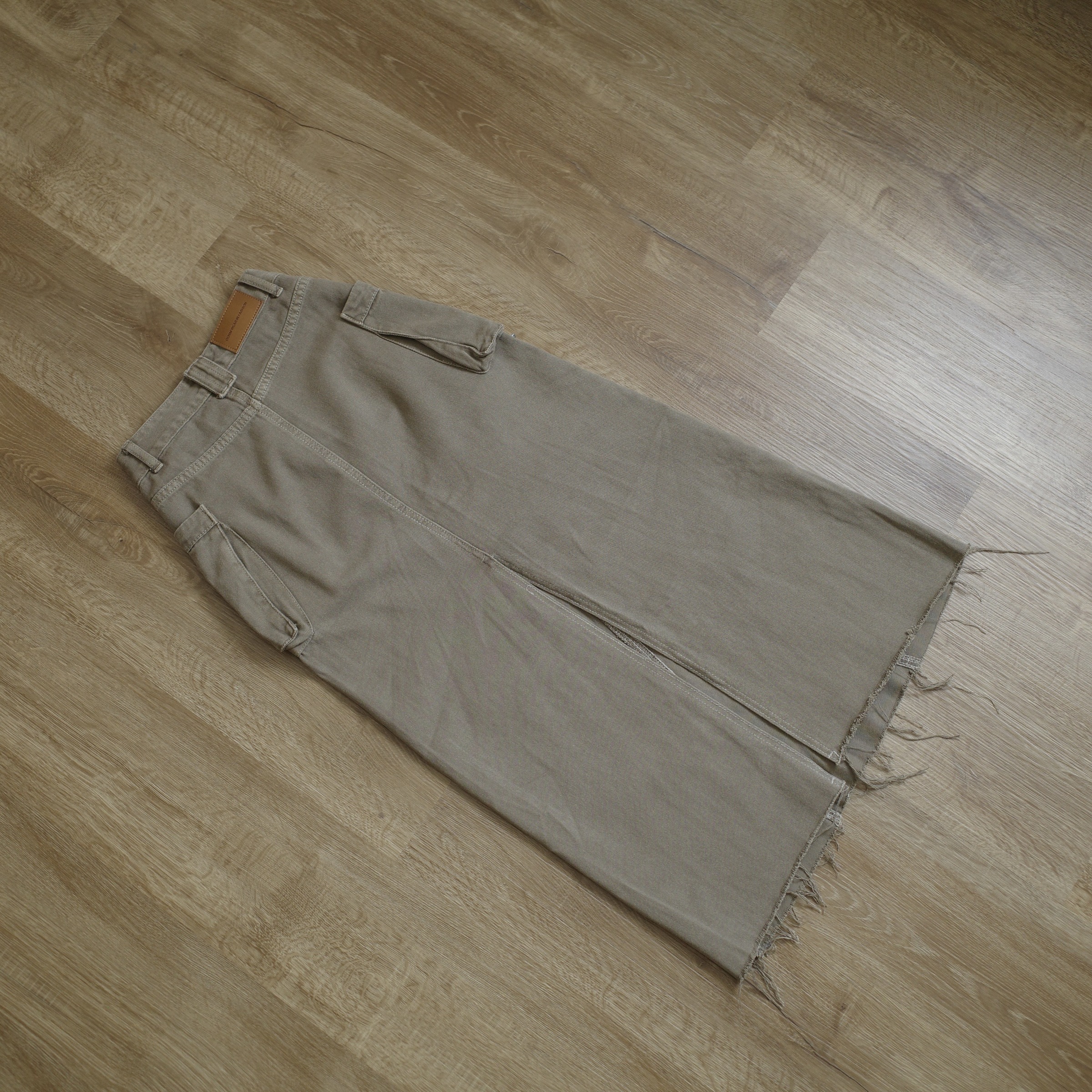 卡其鬚鬚後開叉裙6