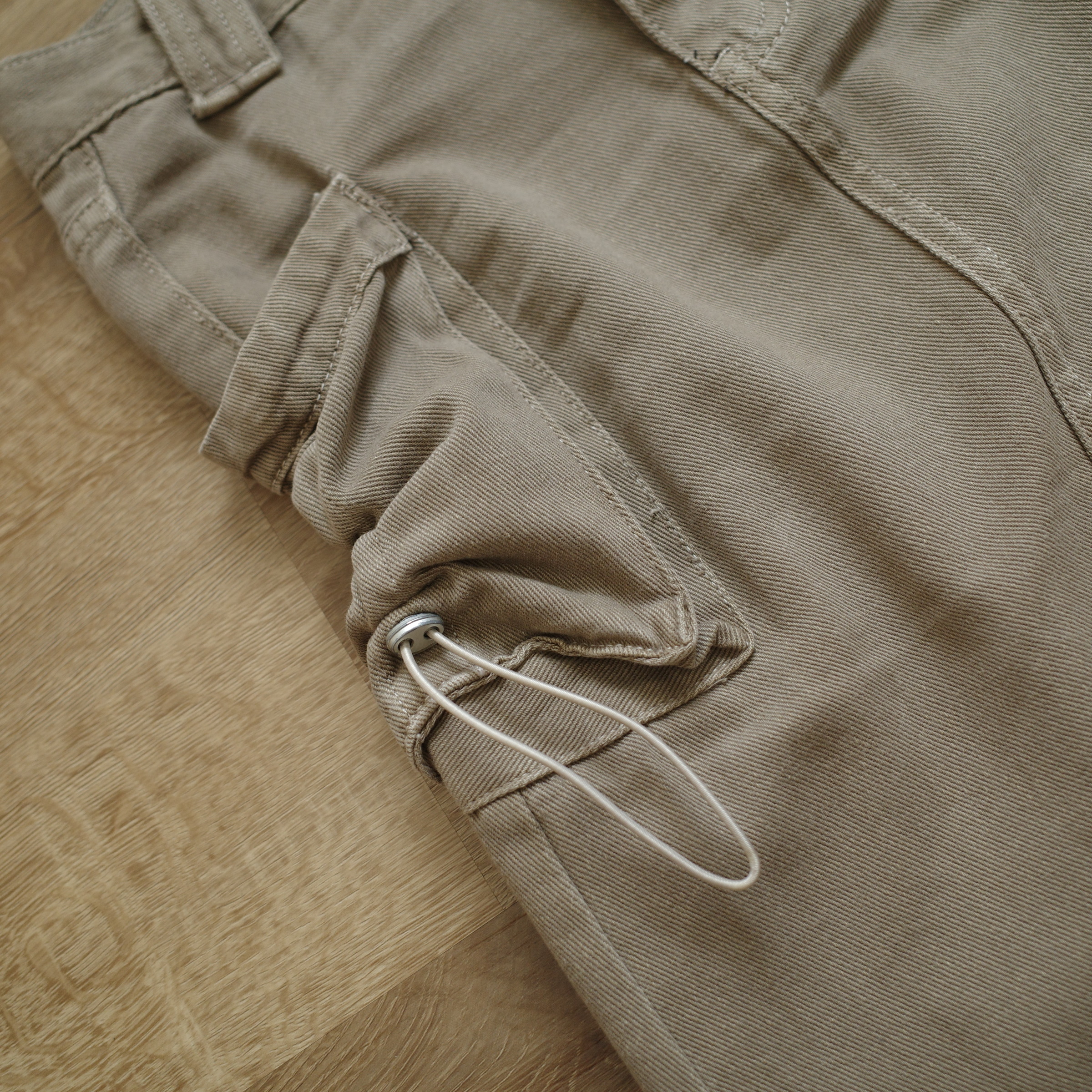 卡其鬚鬚後開叉裙8