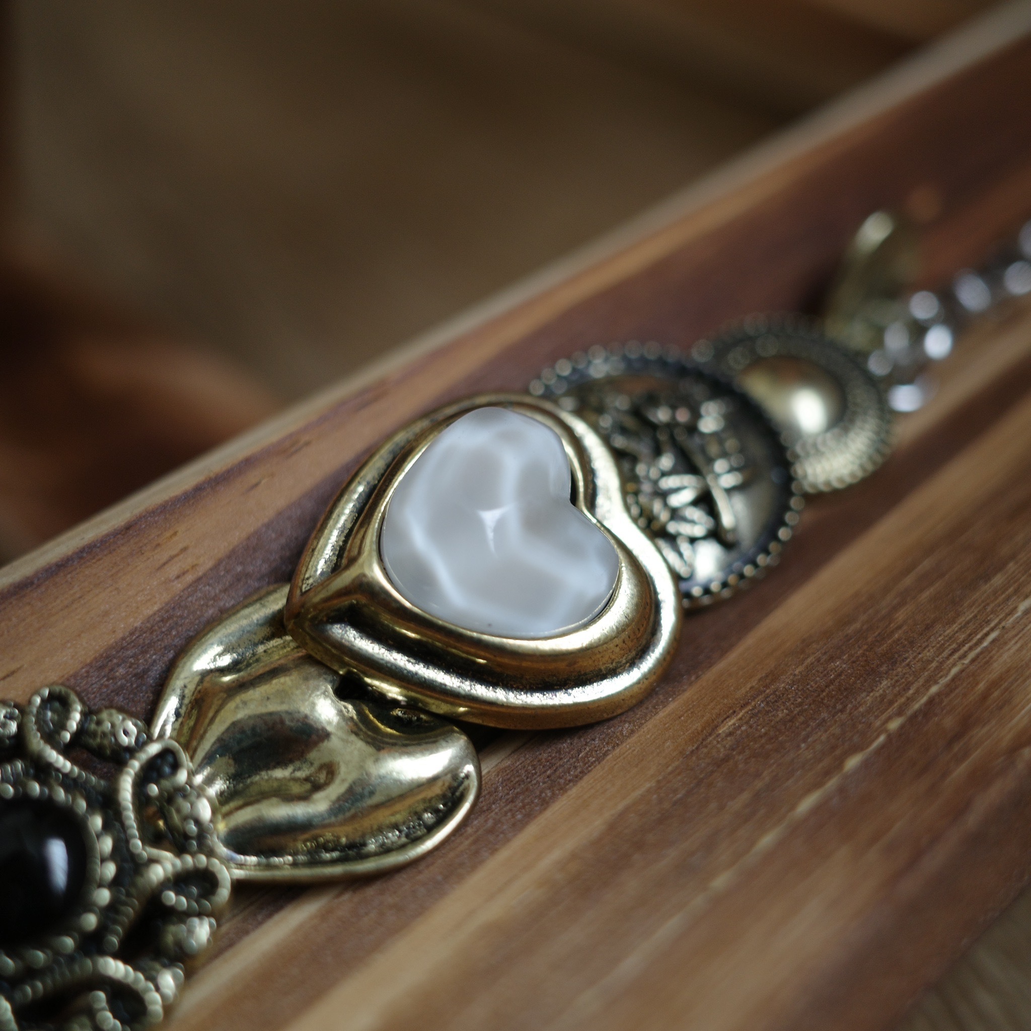 黃銅復古愛心項鍊