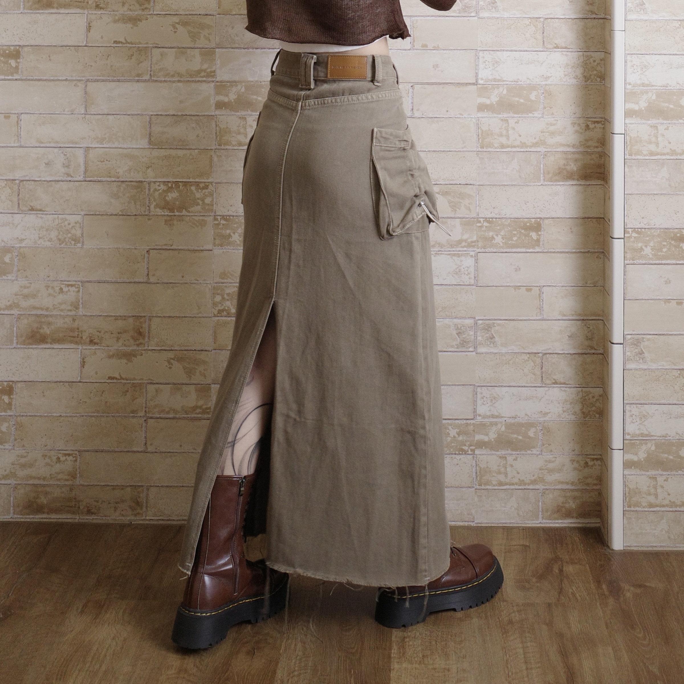 卡其鬚鬚後開叉裙