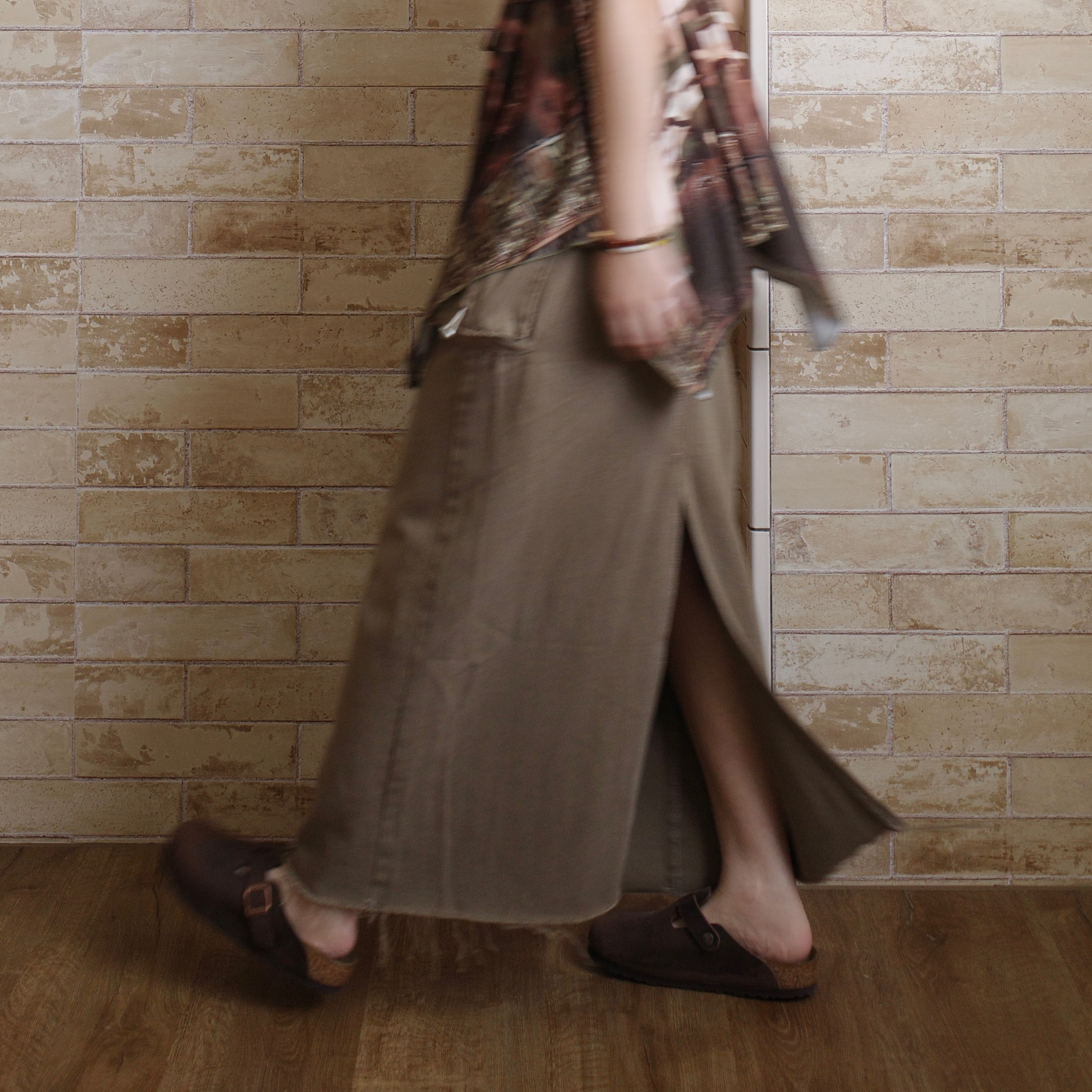 卡其鬚鬚後開叉裙3