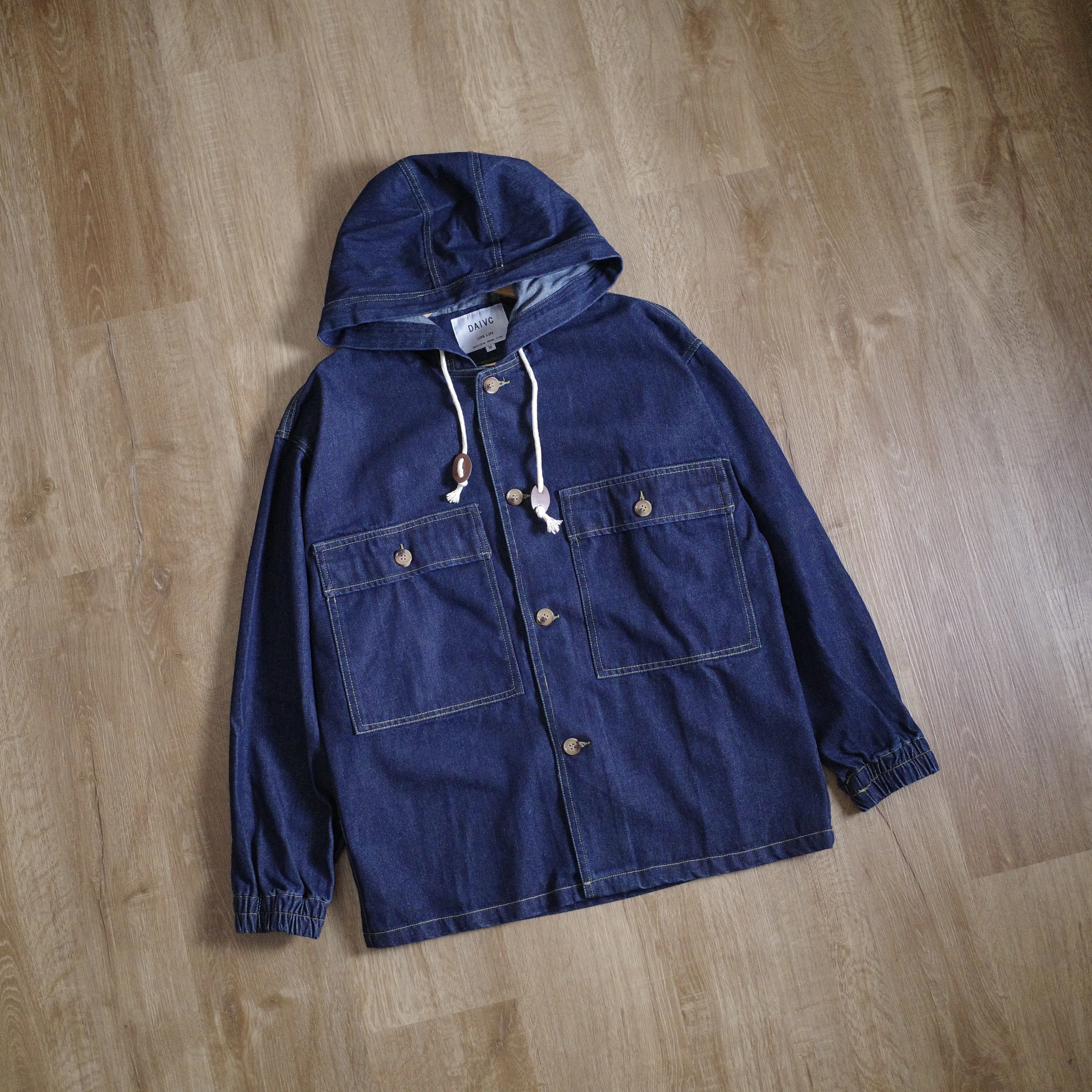 丹寧明線鈕扣帽踢3