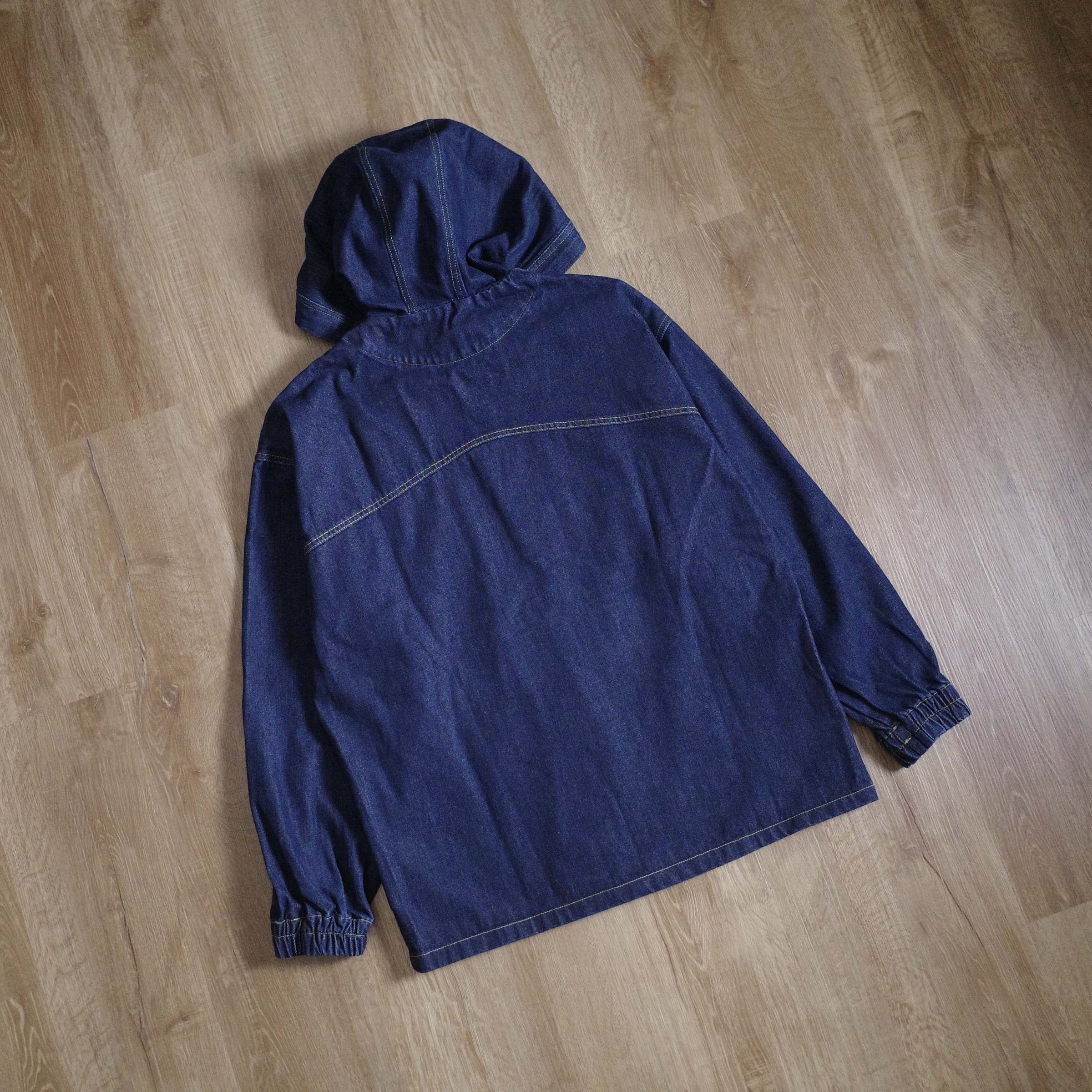 丹寧明線鈕扣帽踢4