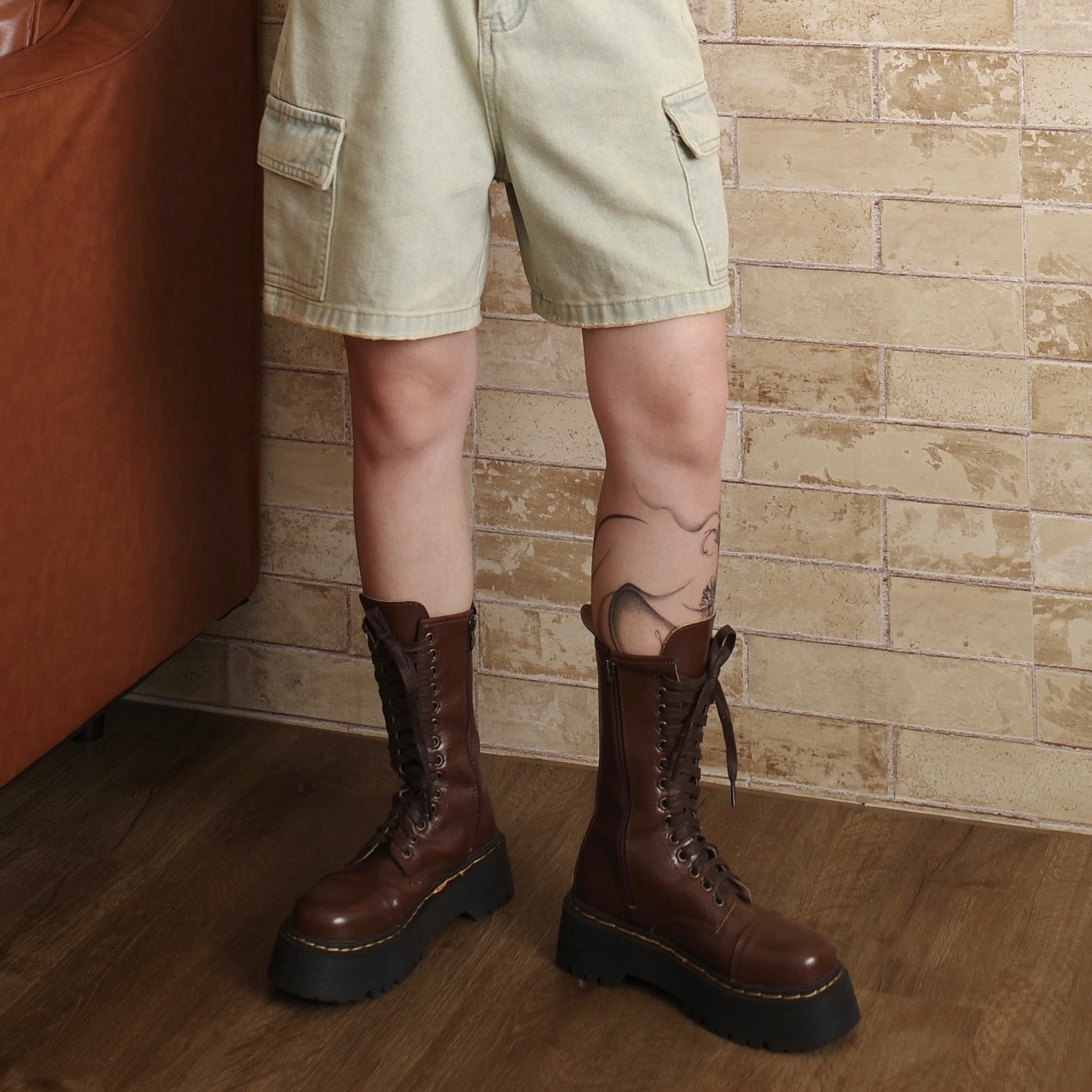 深棕中筒厚底靴1