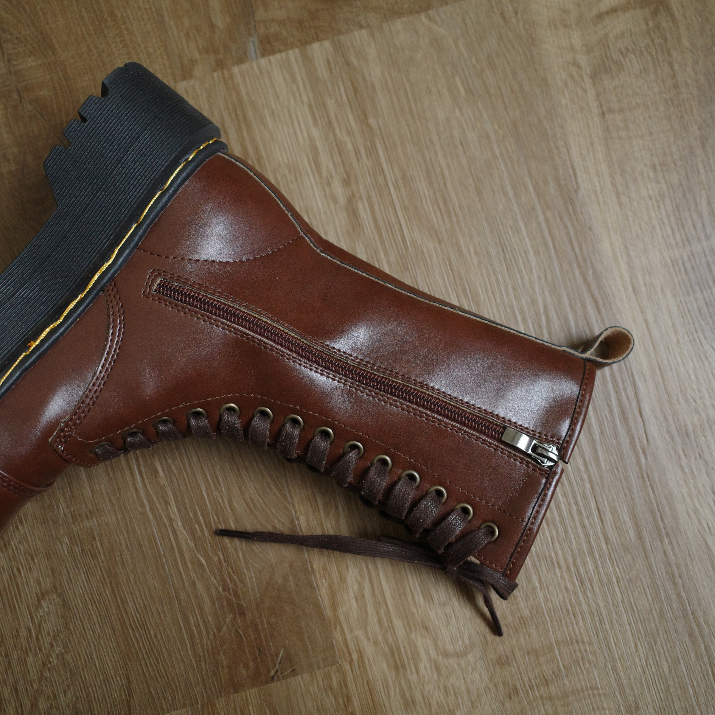 深棕中筒厚底靴9