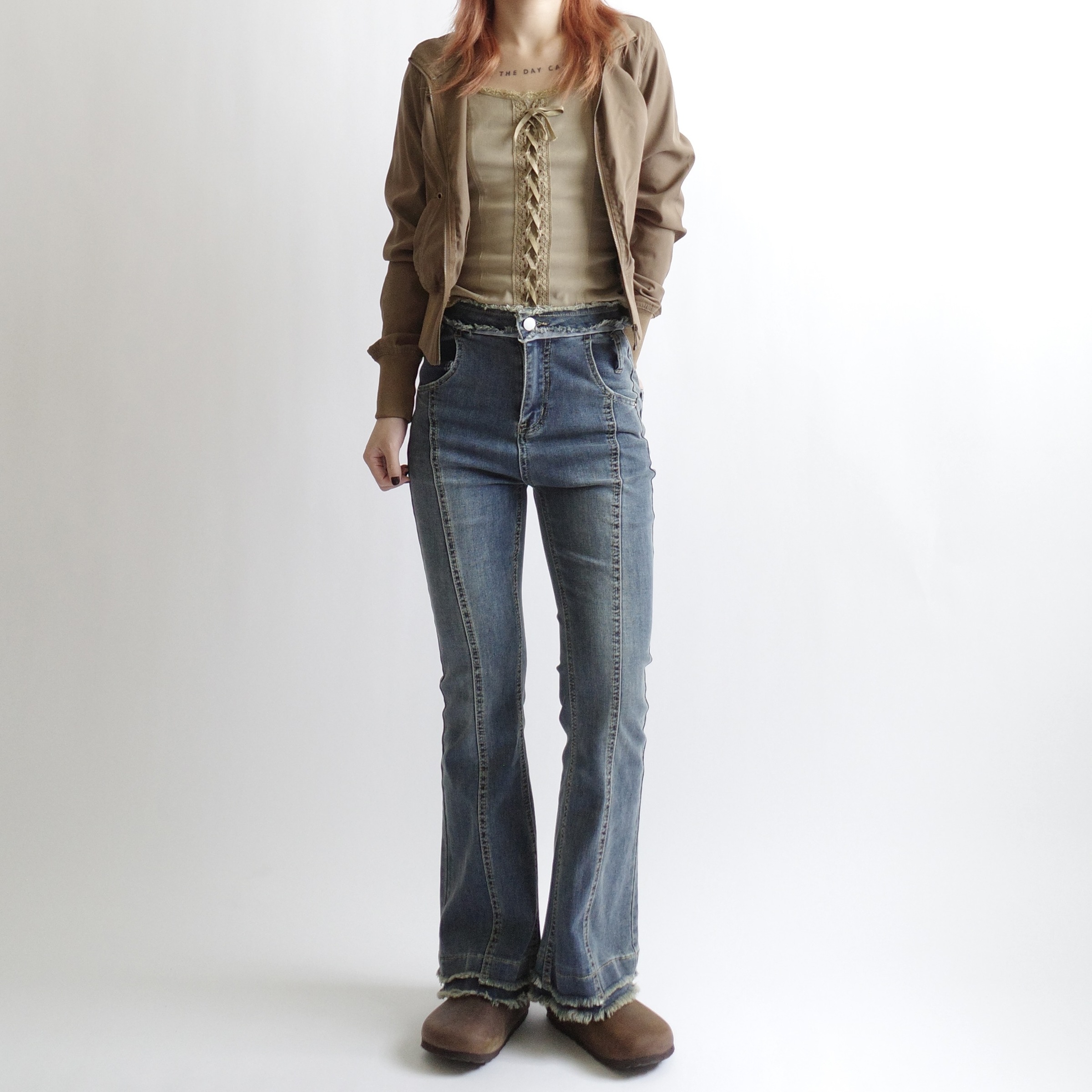 層次毛邊喇叭牛仔褲