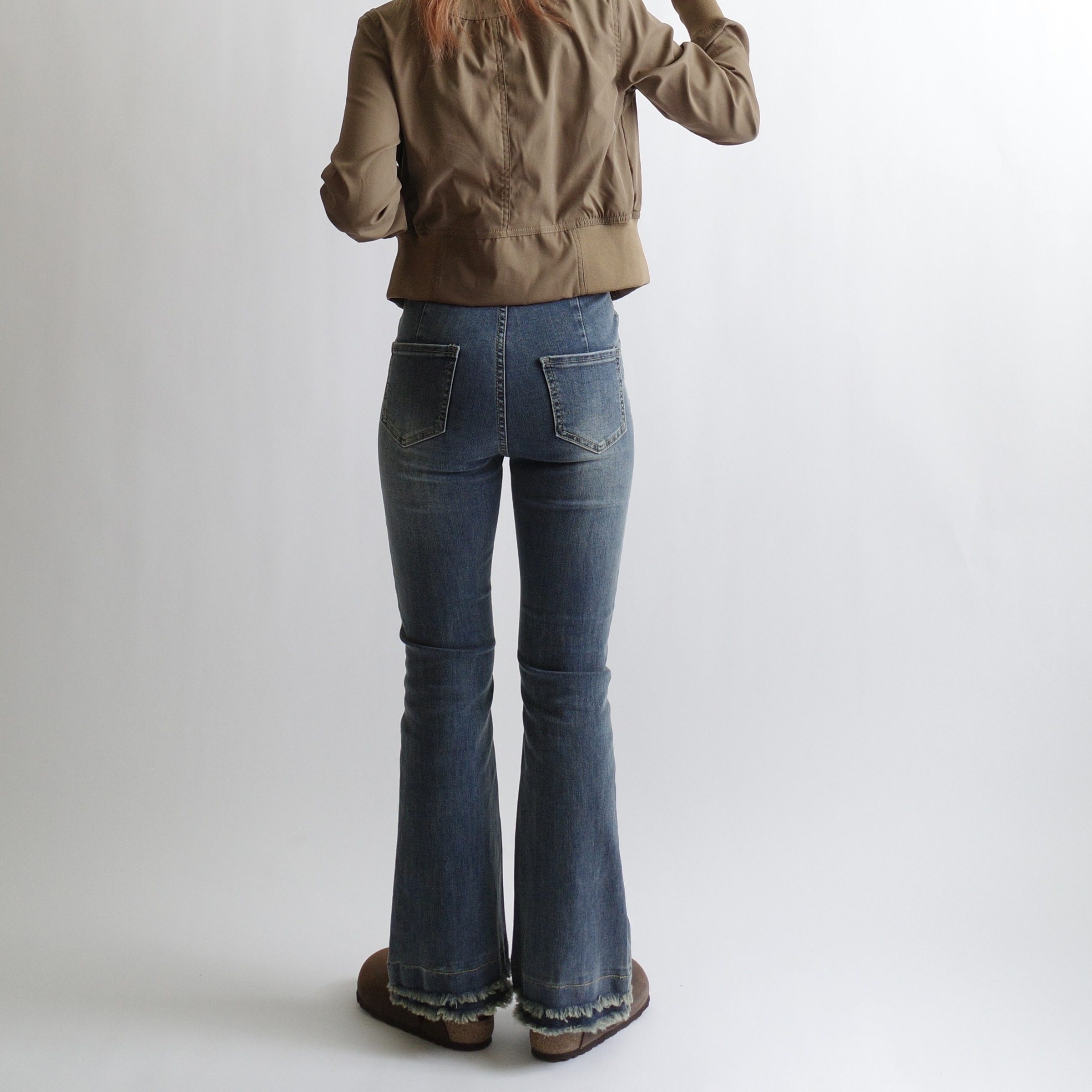 層次毛邊喇叭牛仔褲4