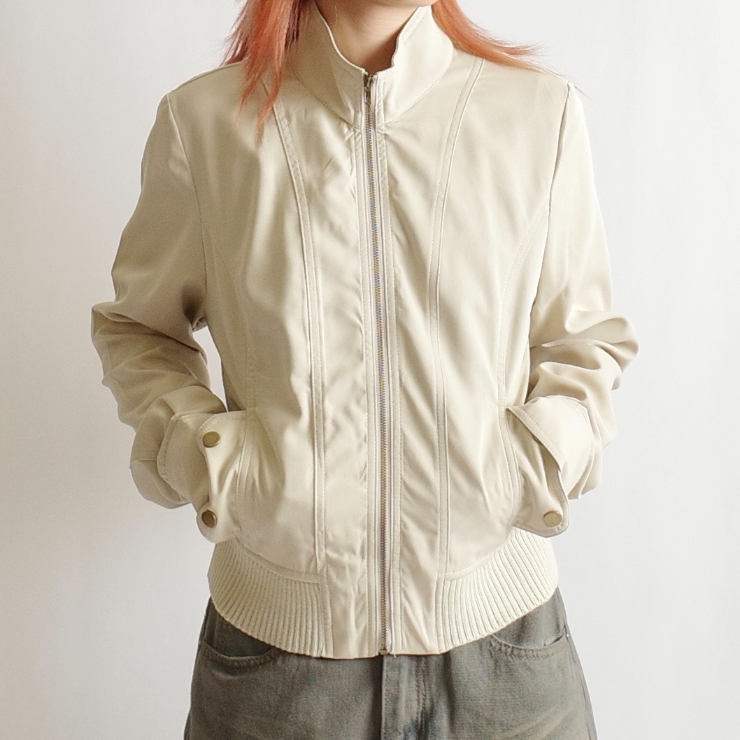 米白短版機車夾克2