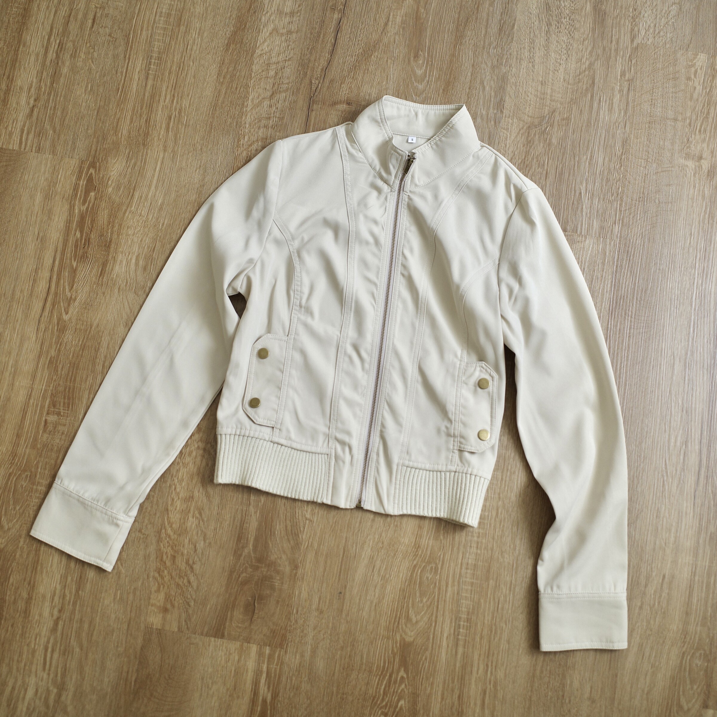 米白短版機車夾克4