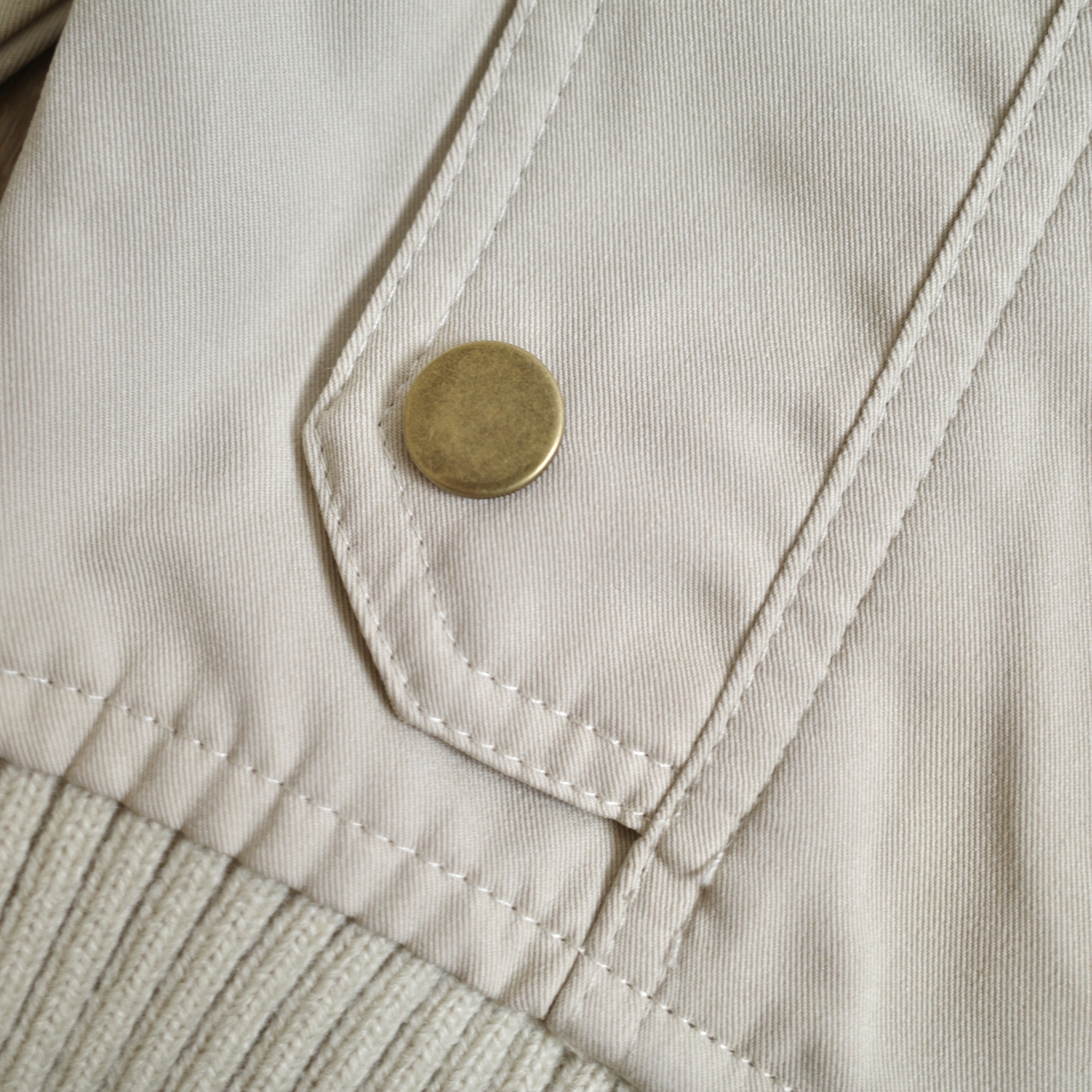 米白短版機車夾克3