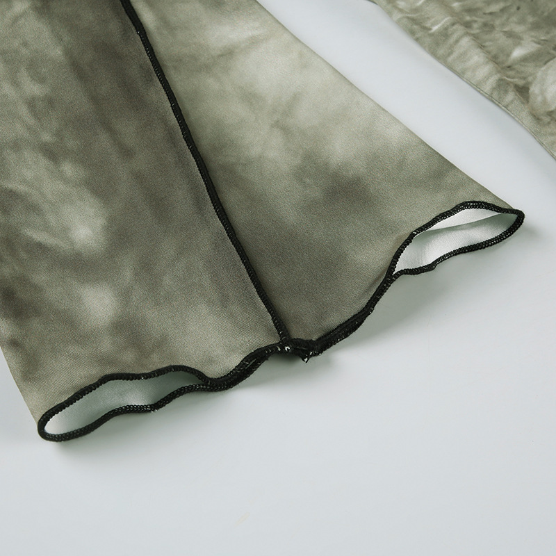 灰綠圖騰木耳邊喇叭袖上衣5