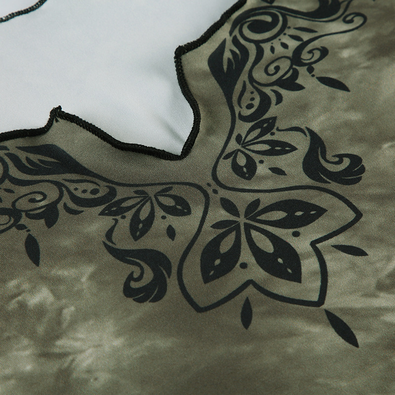 灰綠圖騰木耳邊喇叭袖上衣4