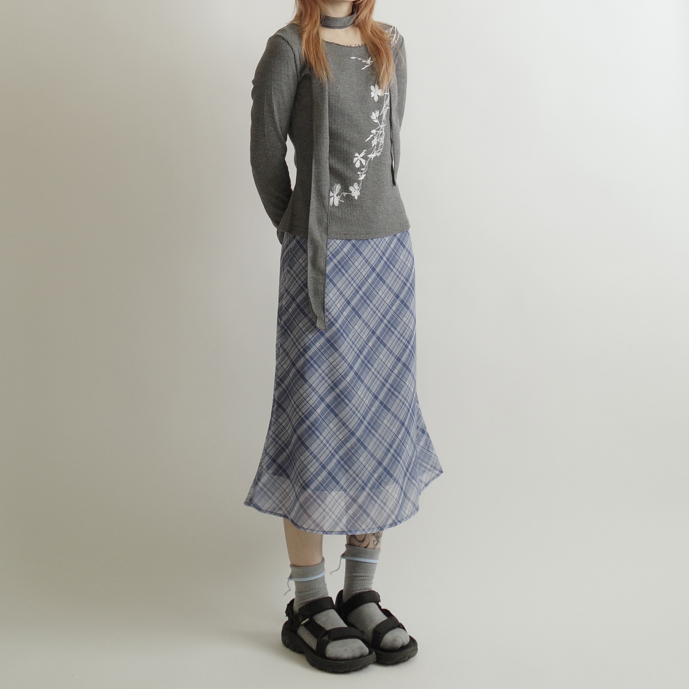 灰藍雪紡斜格紋裙