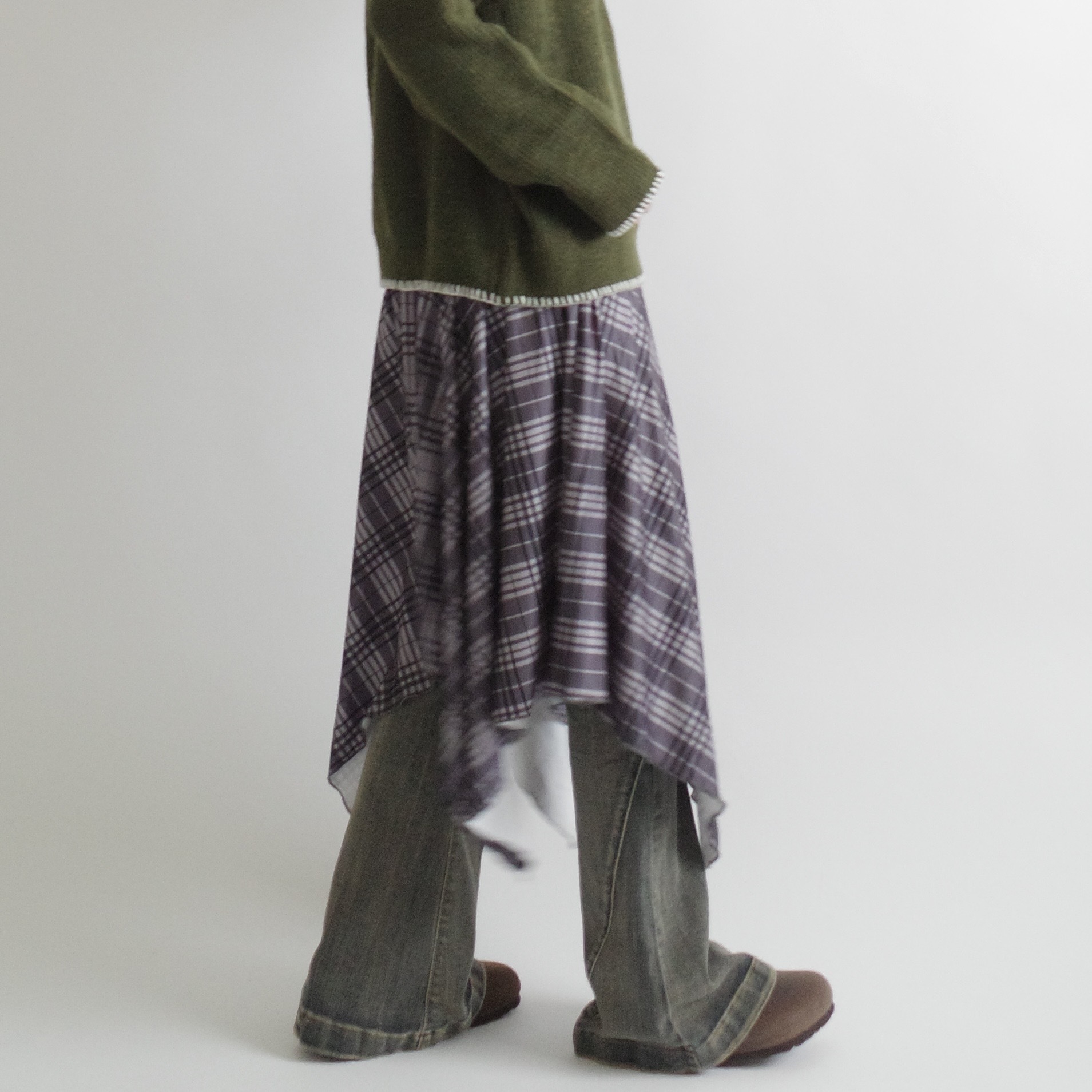 灰黑格紋不規則波浪裙3