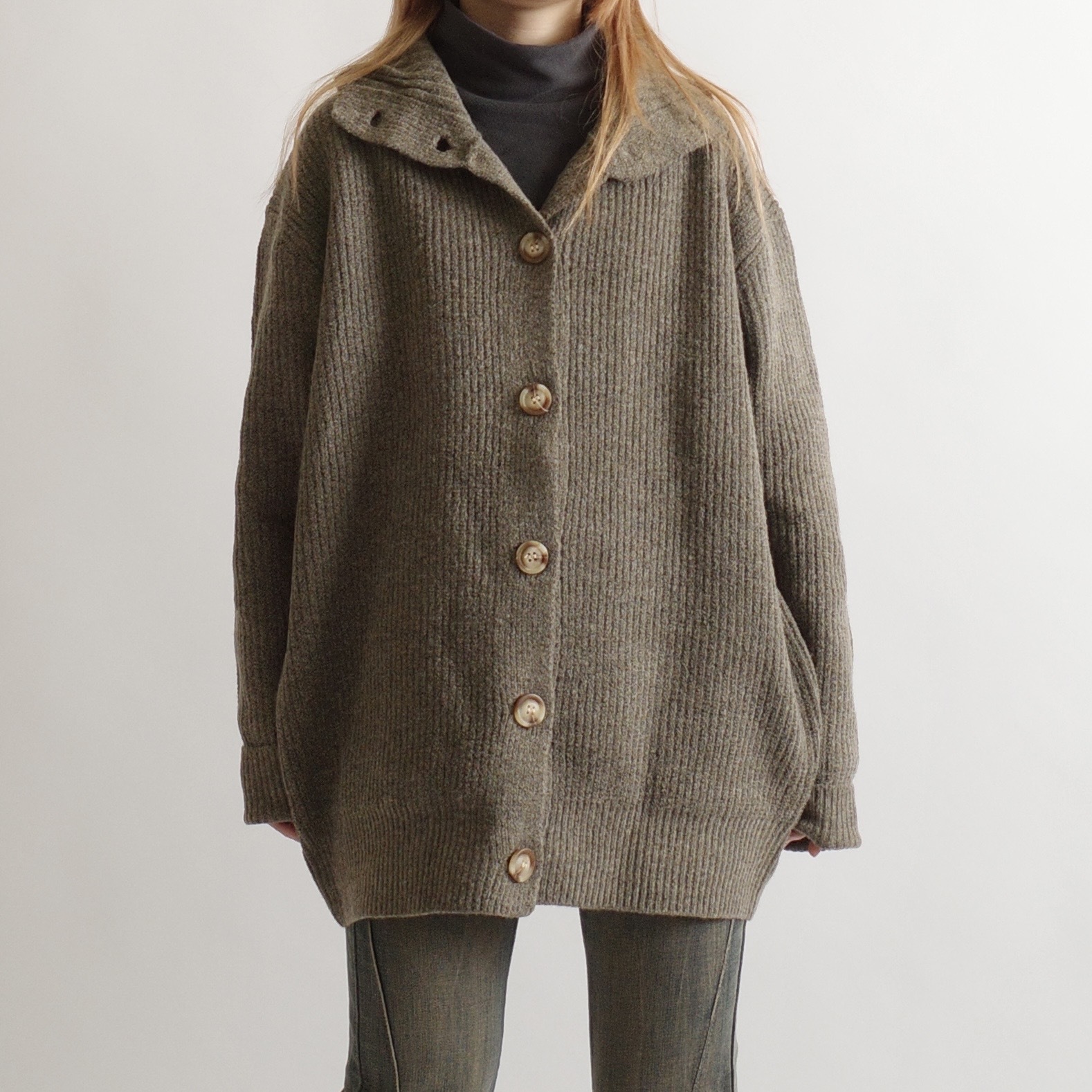 立領大鈕扣毛衣1