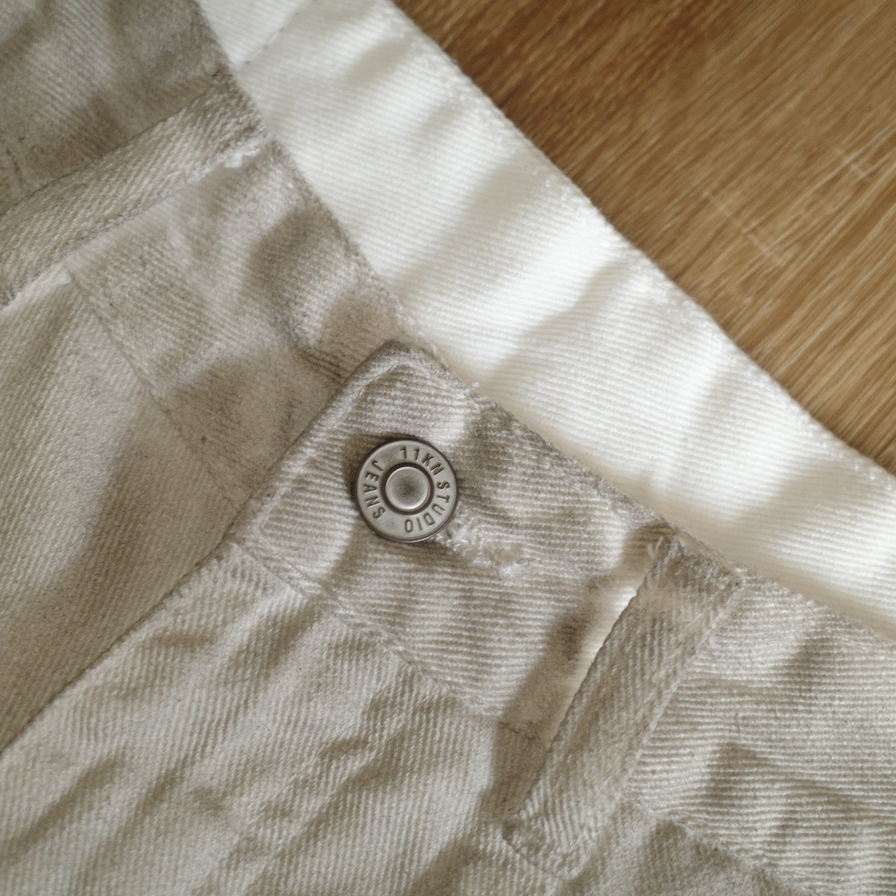 髒髒染白彎刀褲4