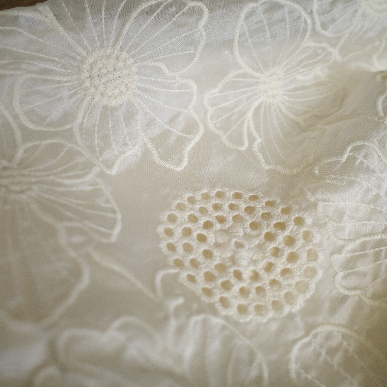 米白蕾絲刺繡花布包2