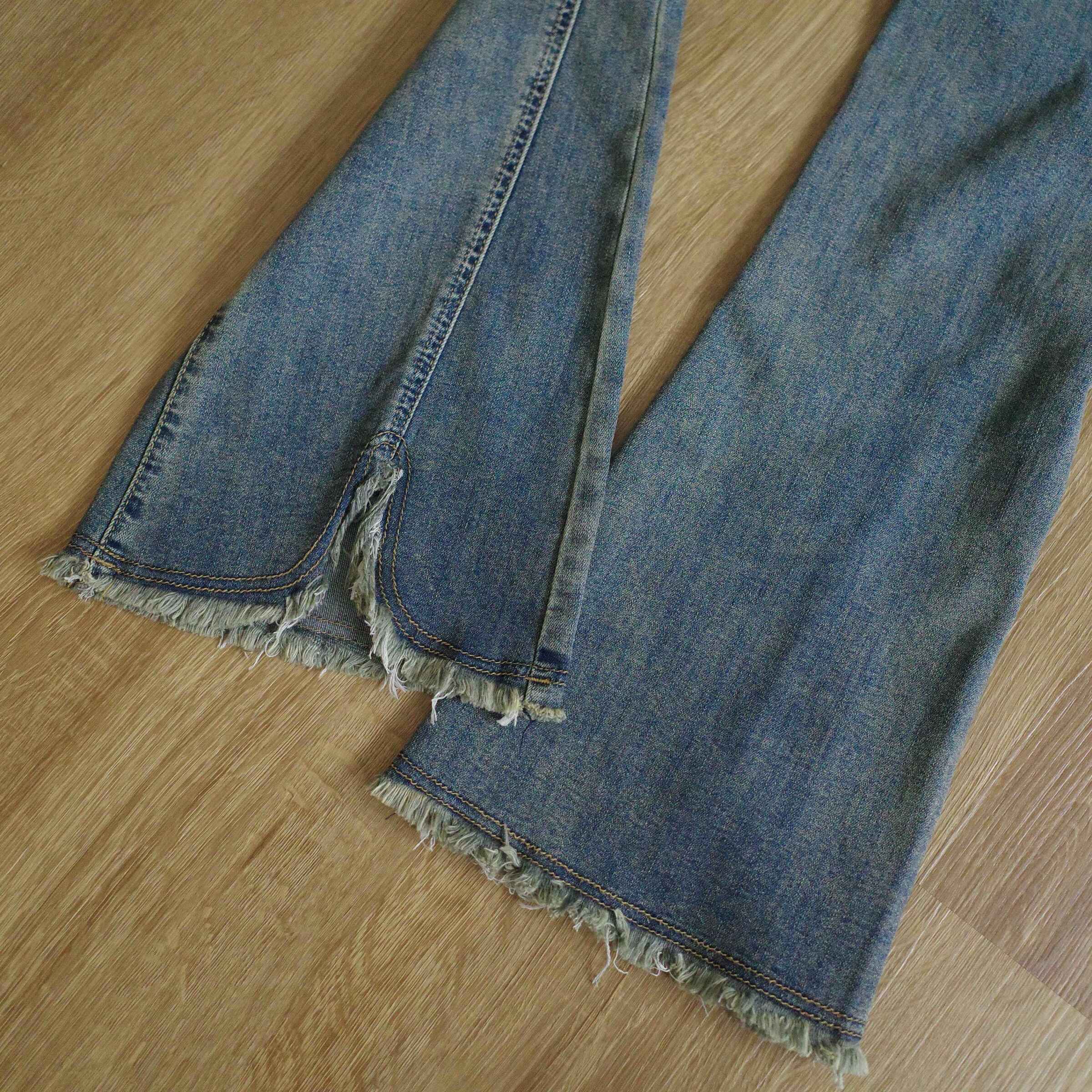 開衩毛邊喇叭褲9