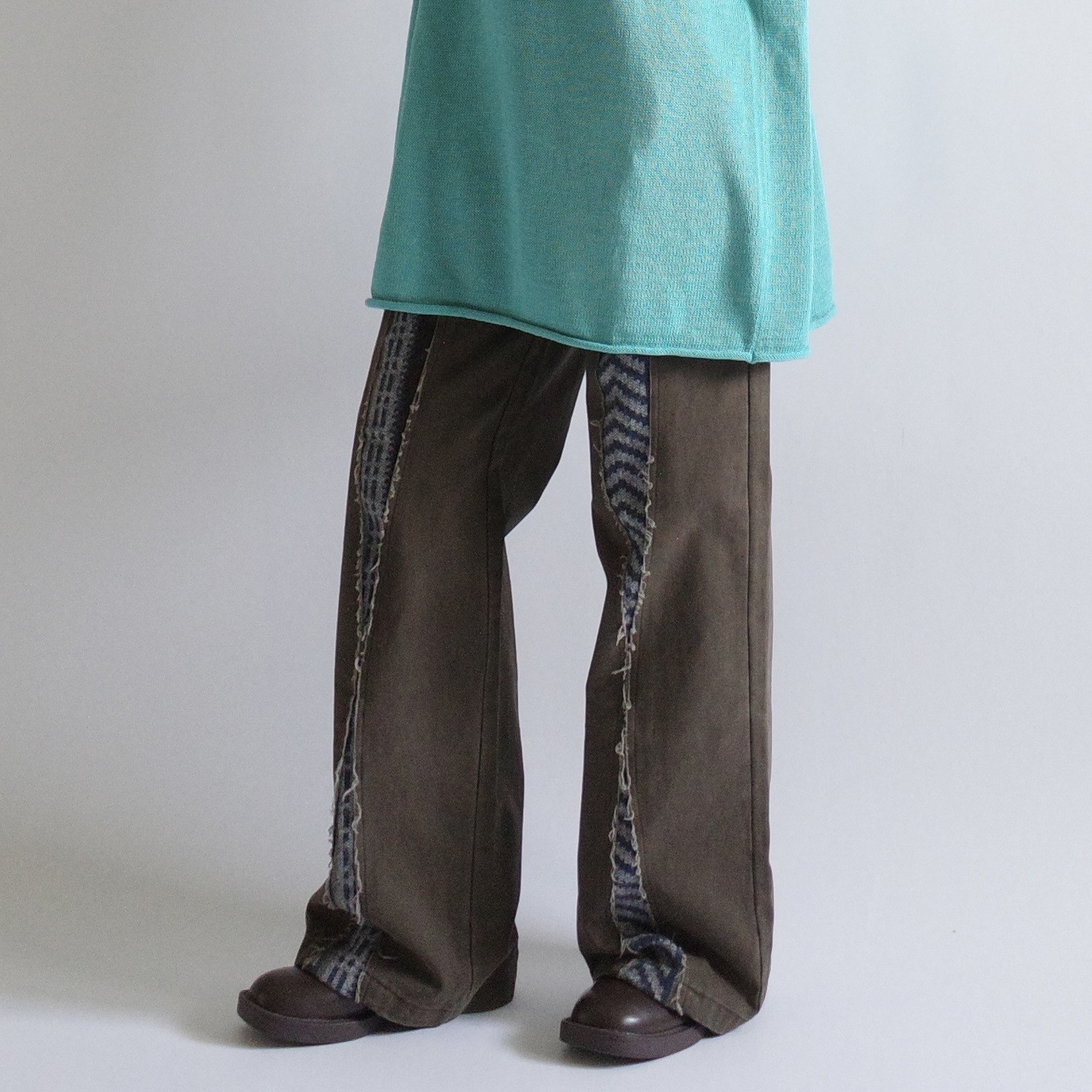 條紋菱磚咖綠牛仔褲1