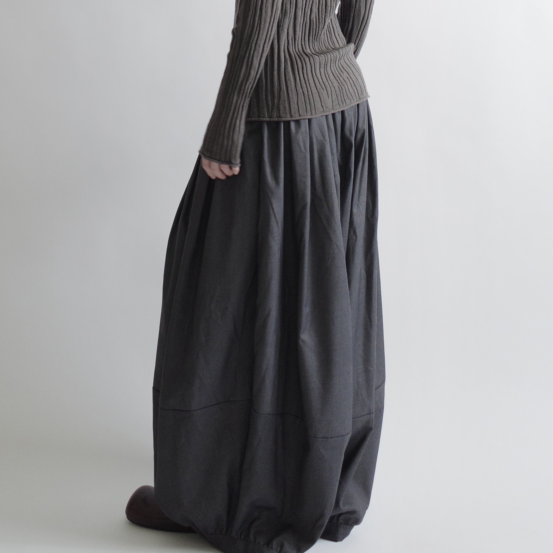 深灰燈籠西裝寬褲6