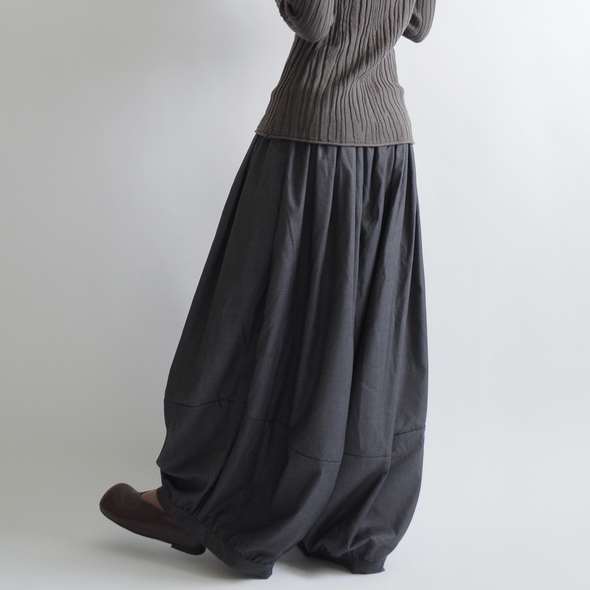 深灰燈籠西裝寬褲7