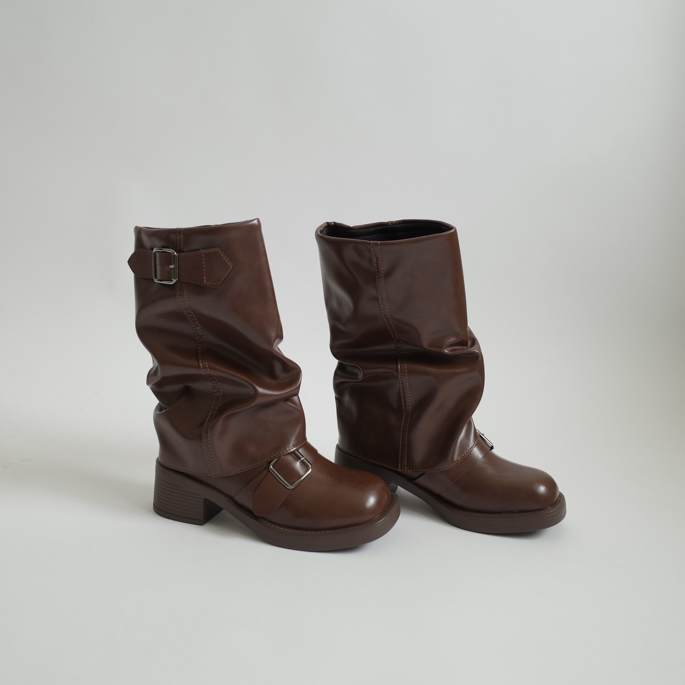 皮帶釦中筒圓頭堆堆靴咖