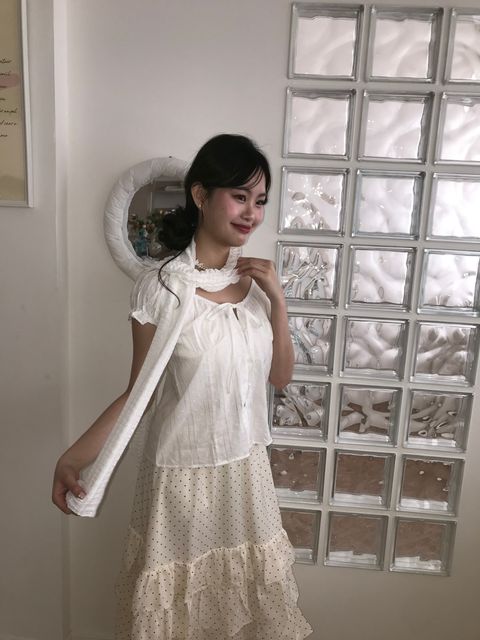 白色綁帶上衣5