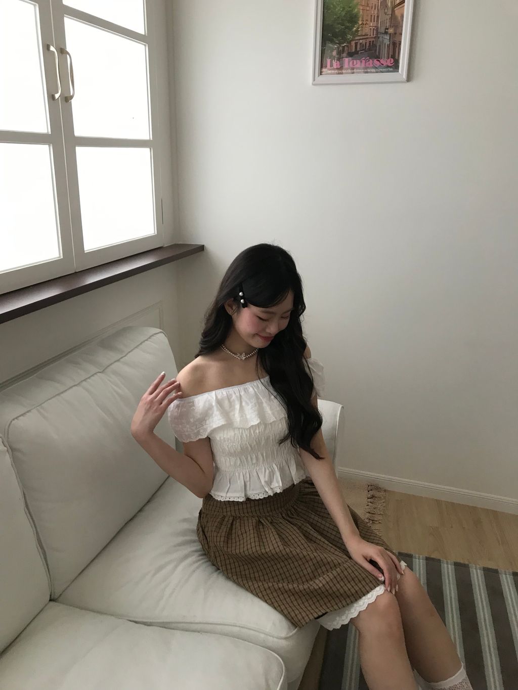 白色雕花上衣8