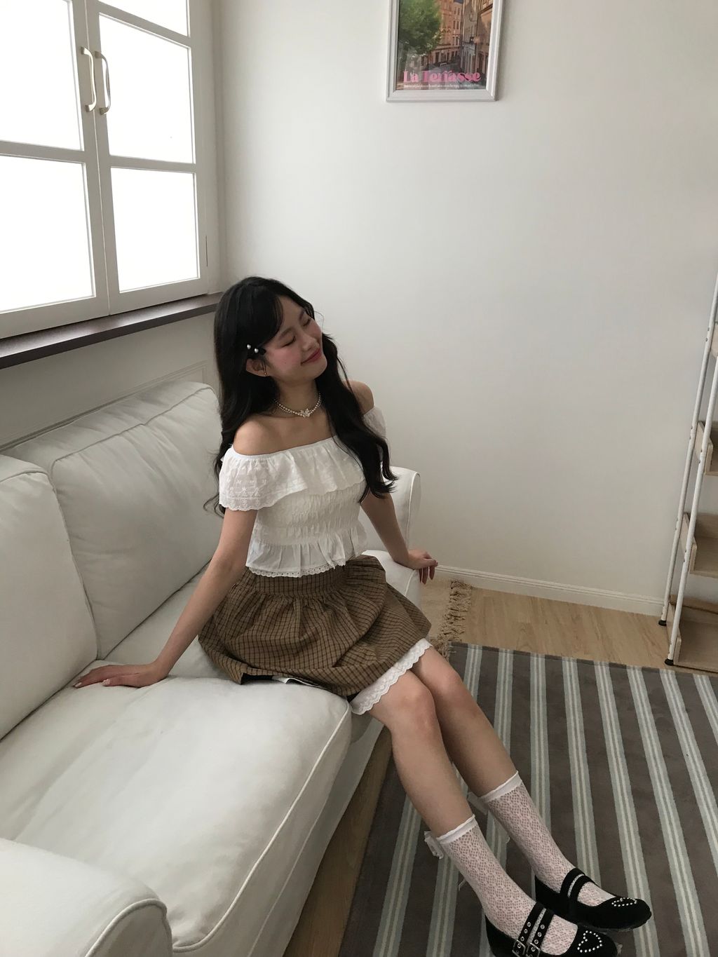 白色雕花上衣9