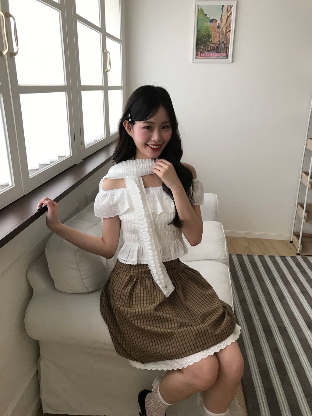 白色雕花上衣4