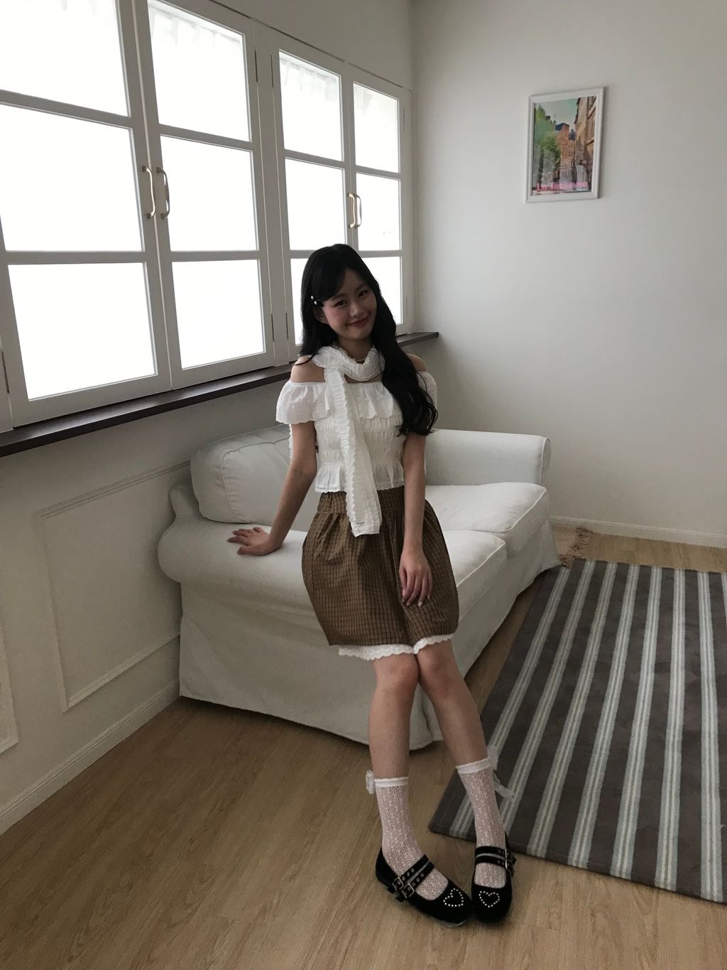 白色雕花上衣7