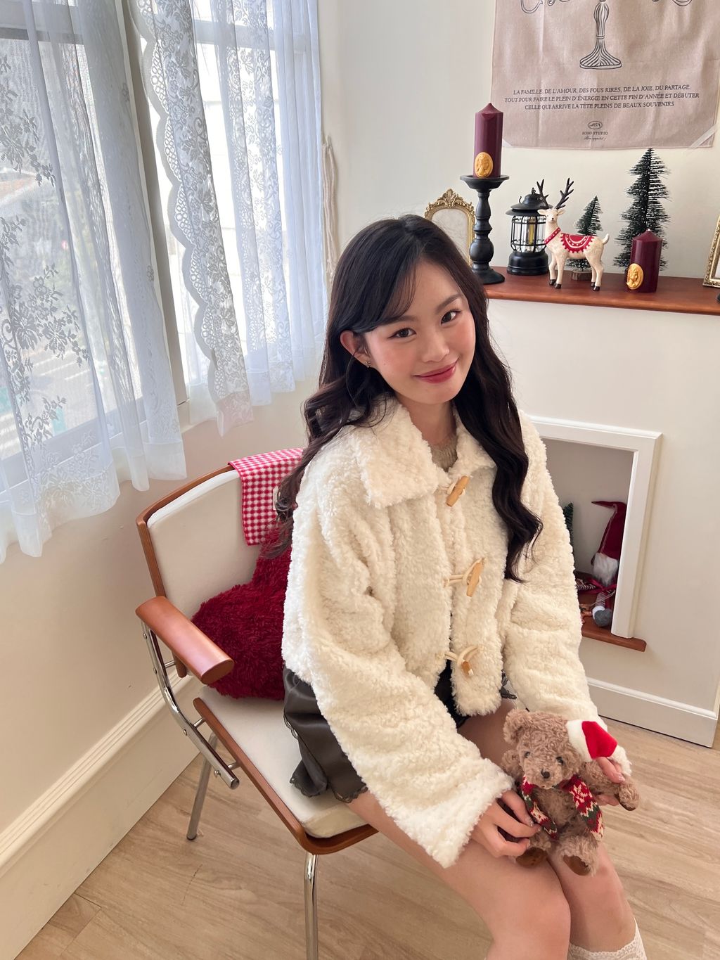 韓國羊羔毛牛角釦外套3