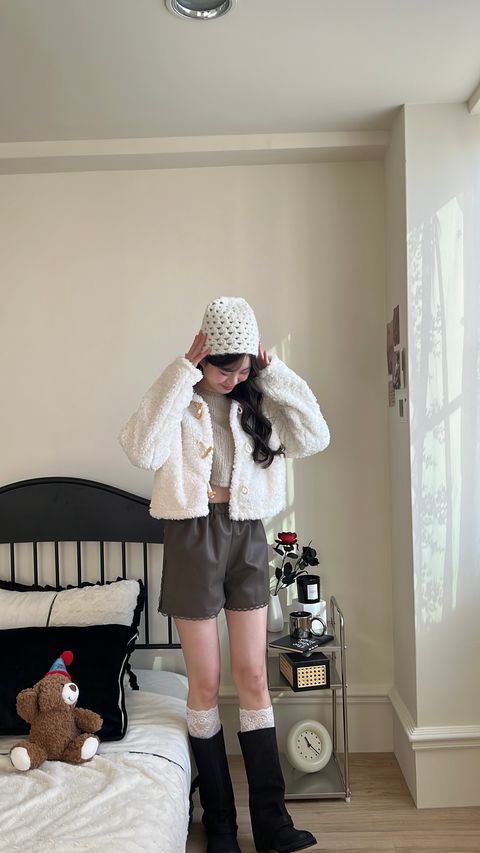 韓國羊羔毛牛角釦外套10