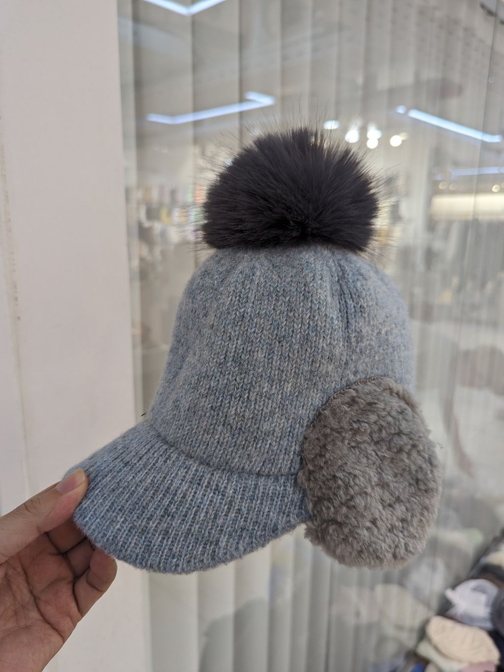 PXL_20251216_180435594