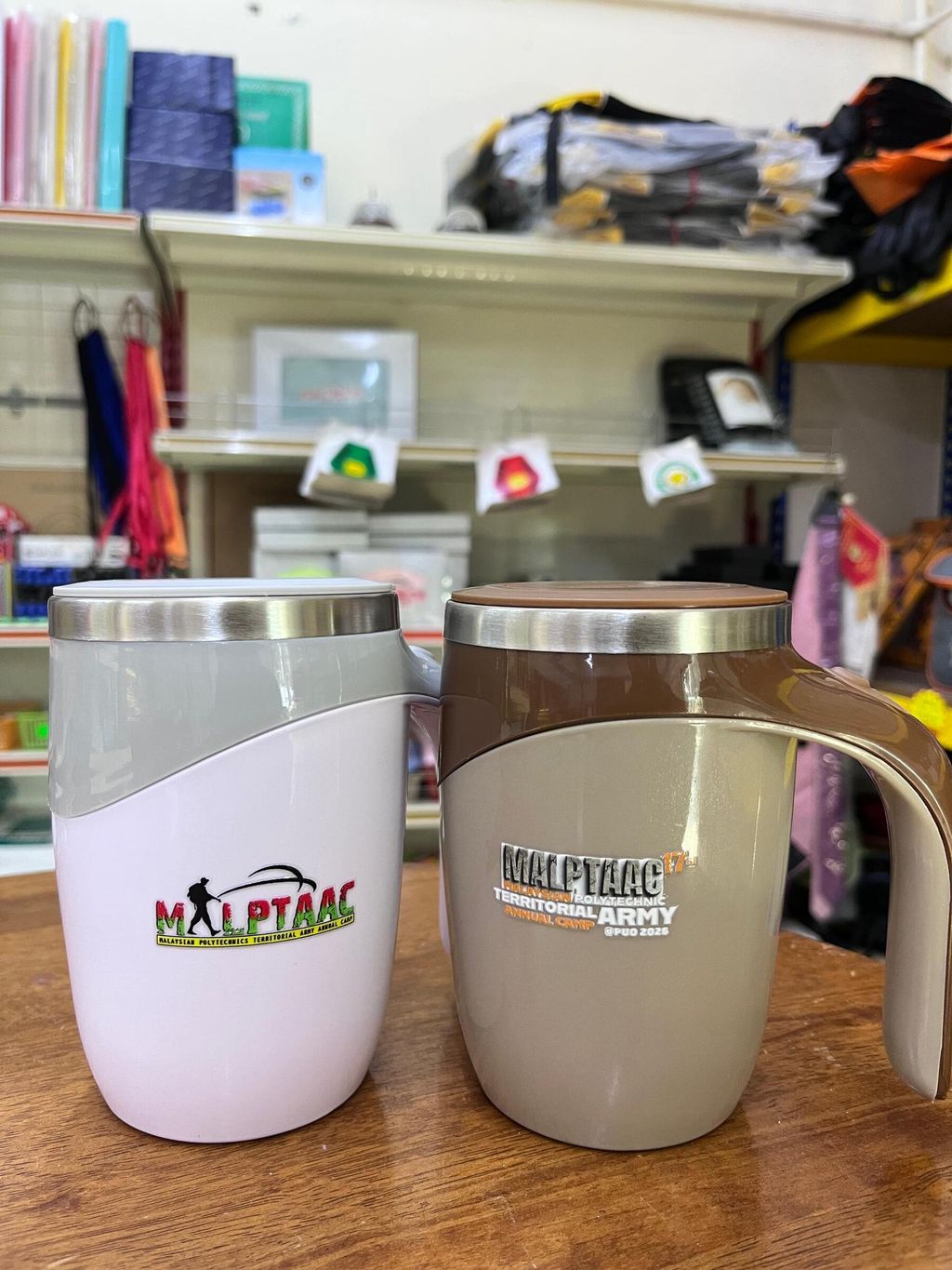 AUTO STIR MUG 1