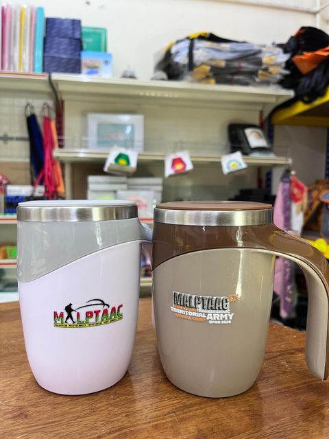 AUTO STIR MUG 1
