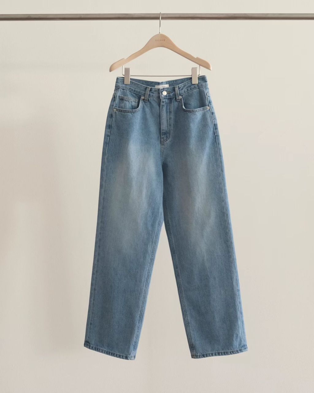 ab17ca8eaad2df5a73cd9d3f61da9ad8