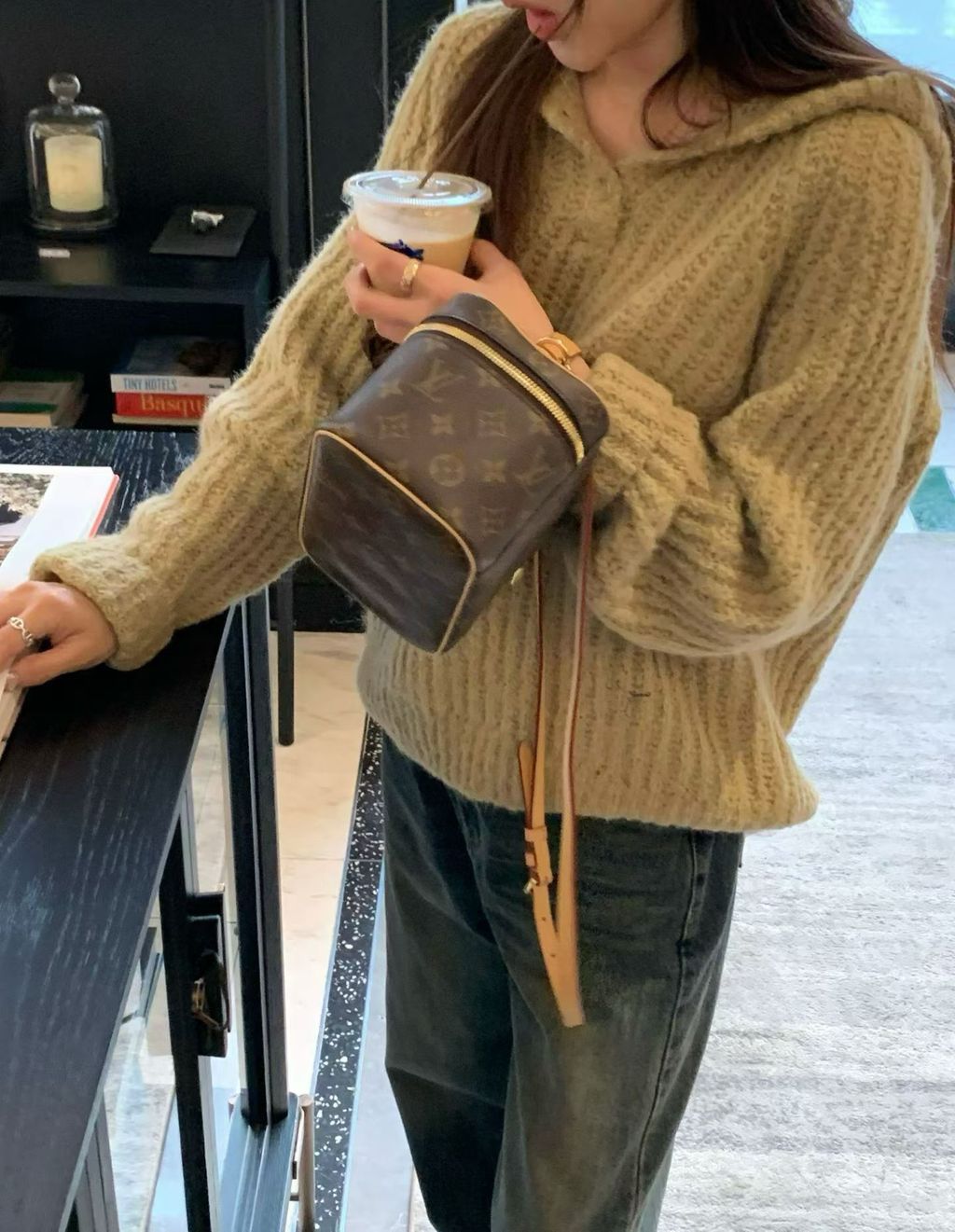 1c0fc721398d0c34f407de398b1a4e16