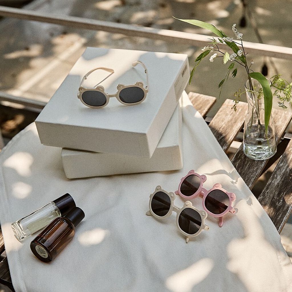 12952AE8-8AAD-4E9A-AB6F-4E89E957DCFC