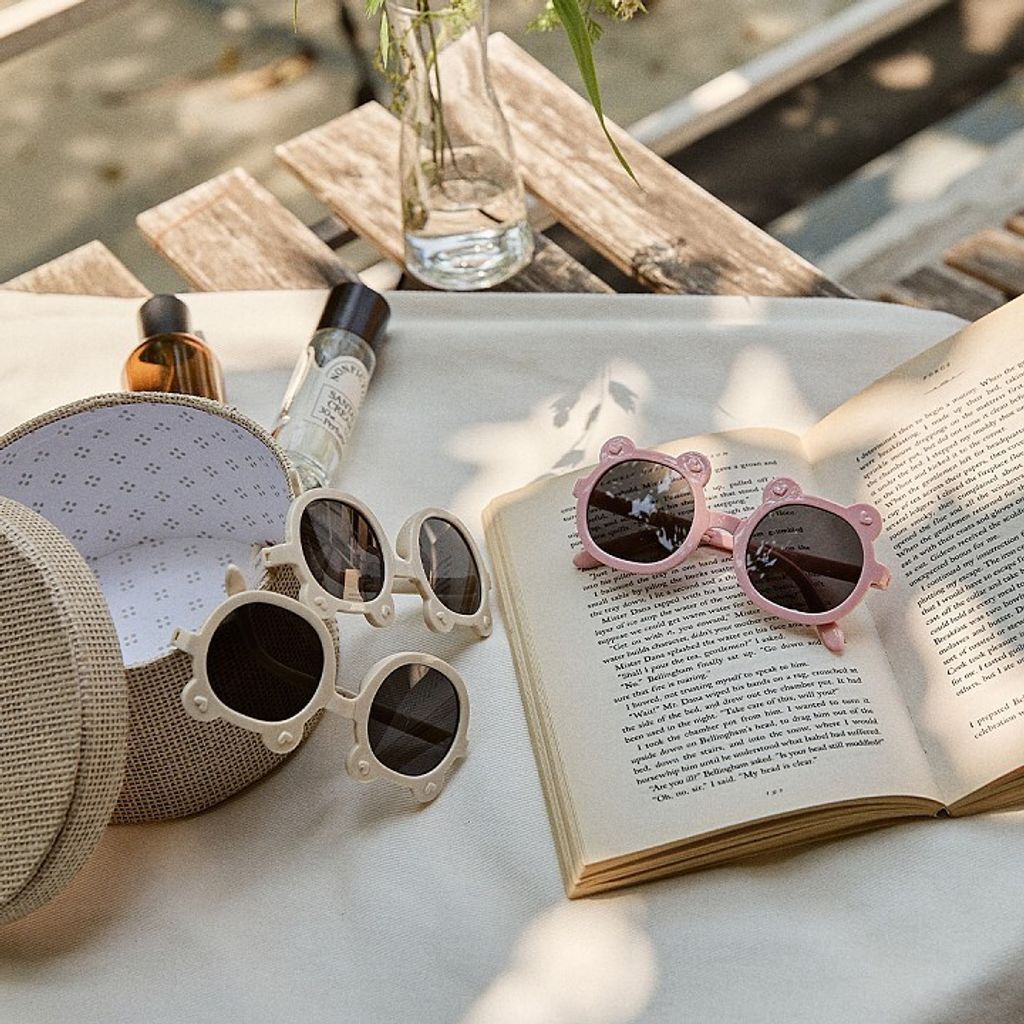 C4BF7DA6-F208-439C-9F43-09F37C7DD4DE