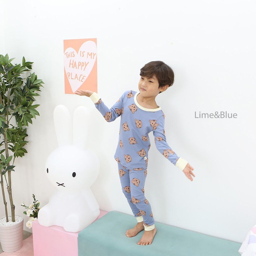 B450CA50-1A05-4AC7-8D1B-9FFC161247FE