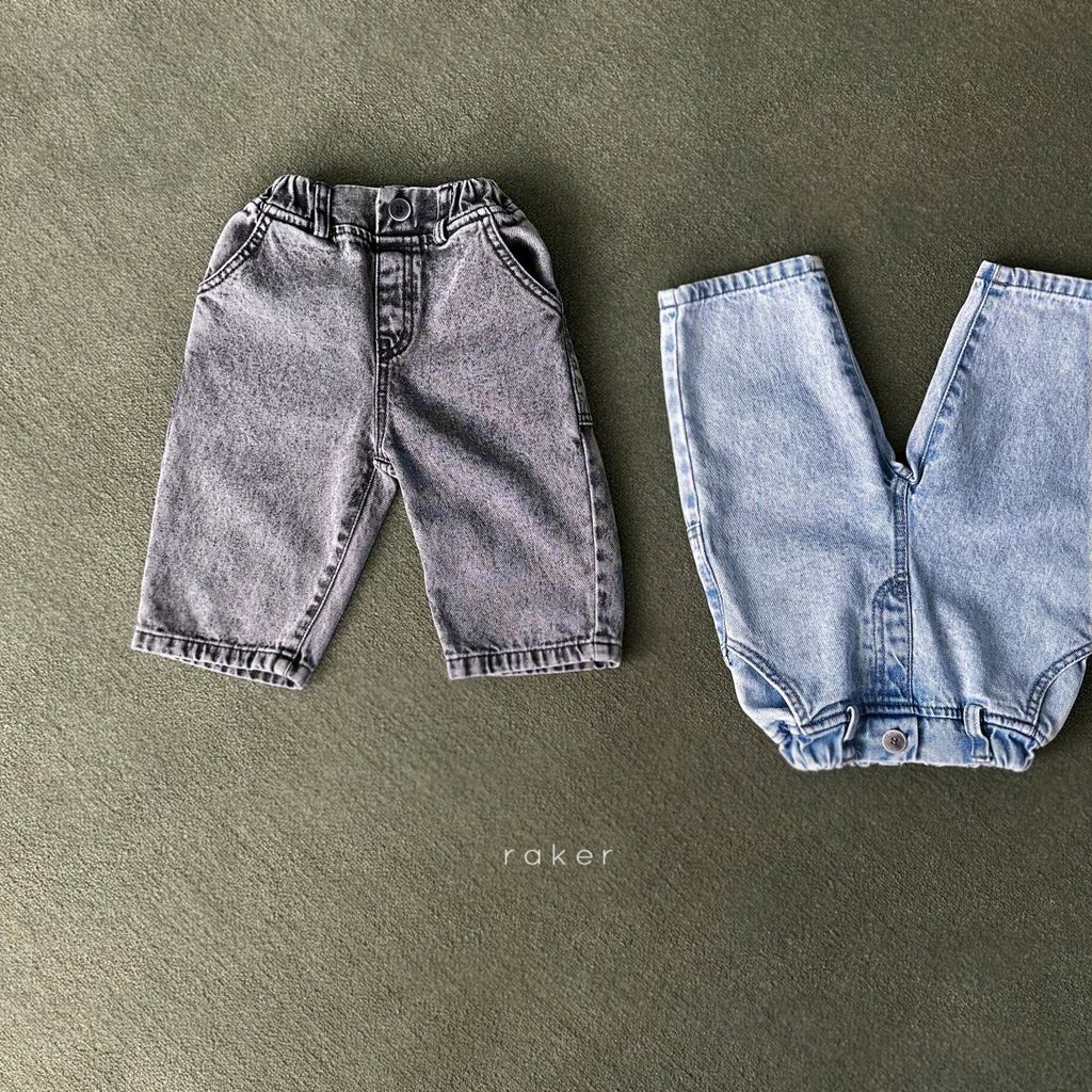 262A9C96-4B4E-4A4E-BDF5-D7E60350EEEC