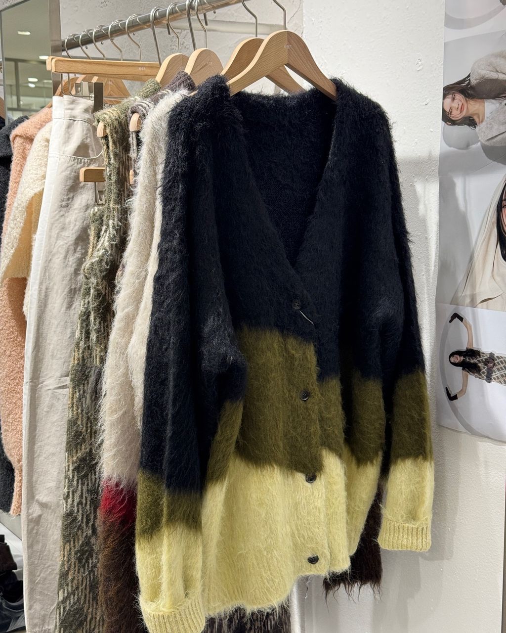 4CF03A1F-FD8E-4ADA-BA82-5AA2D153BD51