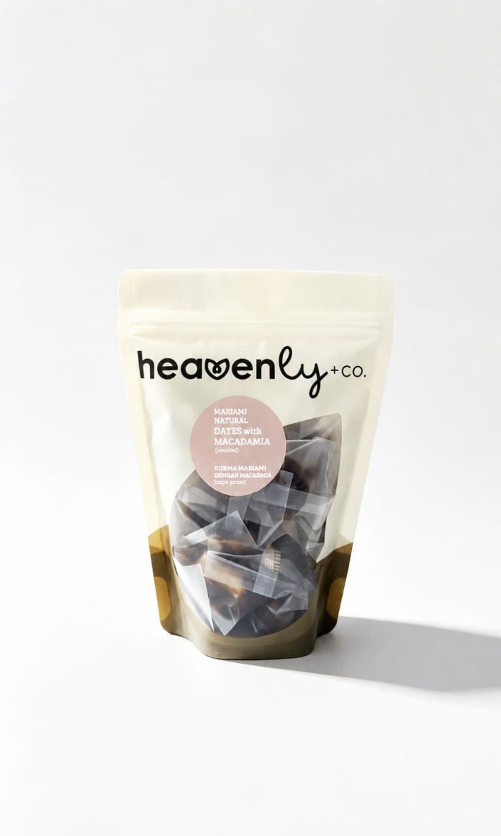 kurma with macadamia