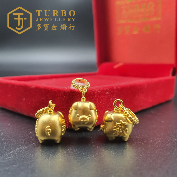 20260509_170316 [916G] Golden Pig Micro-Gold Pendant 金猪蒙砂微金立体咀