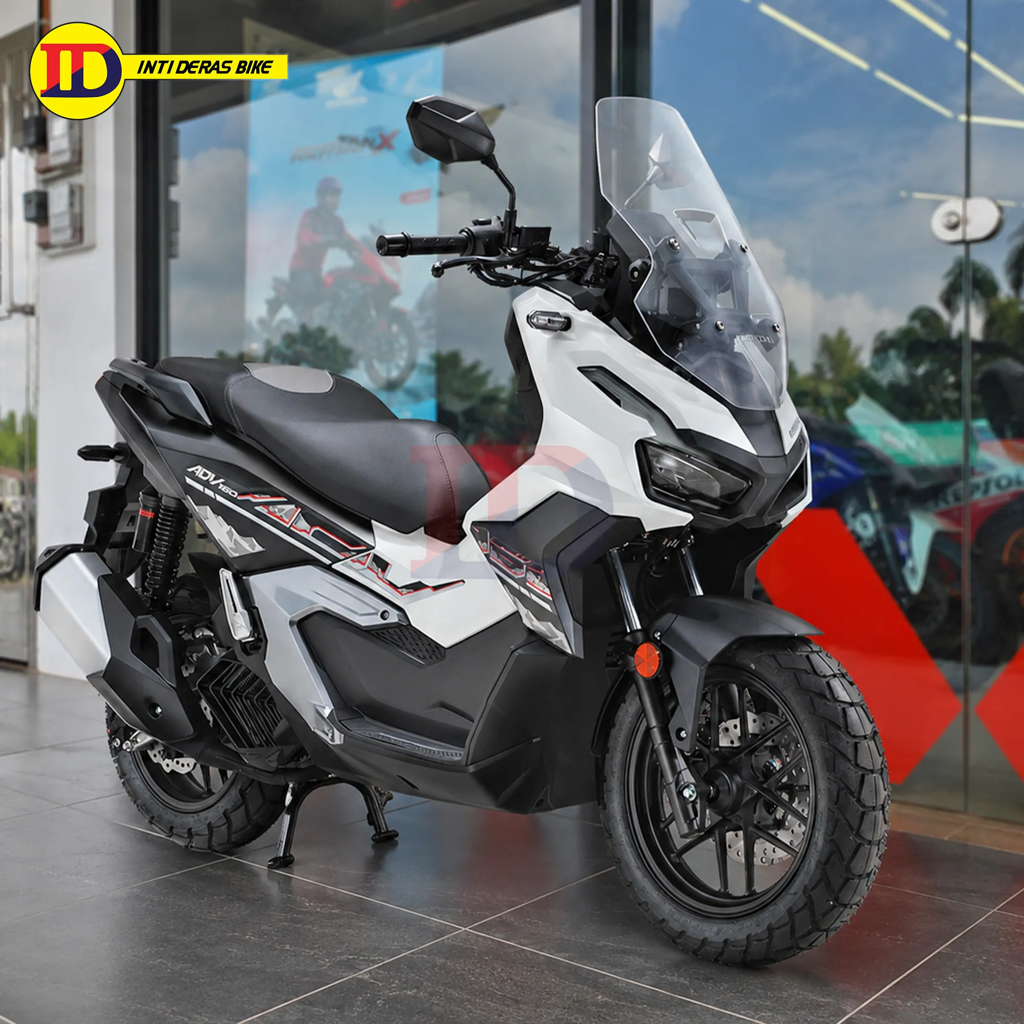 ADV 160 ABS White 1