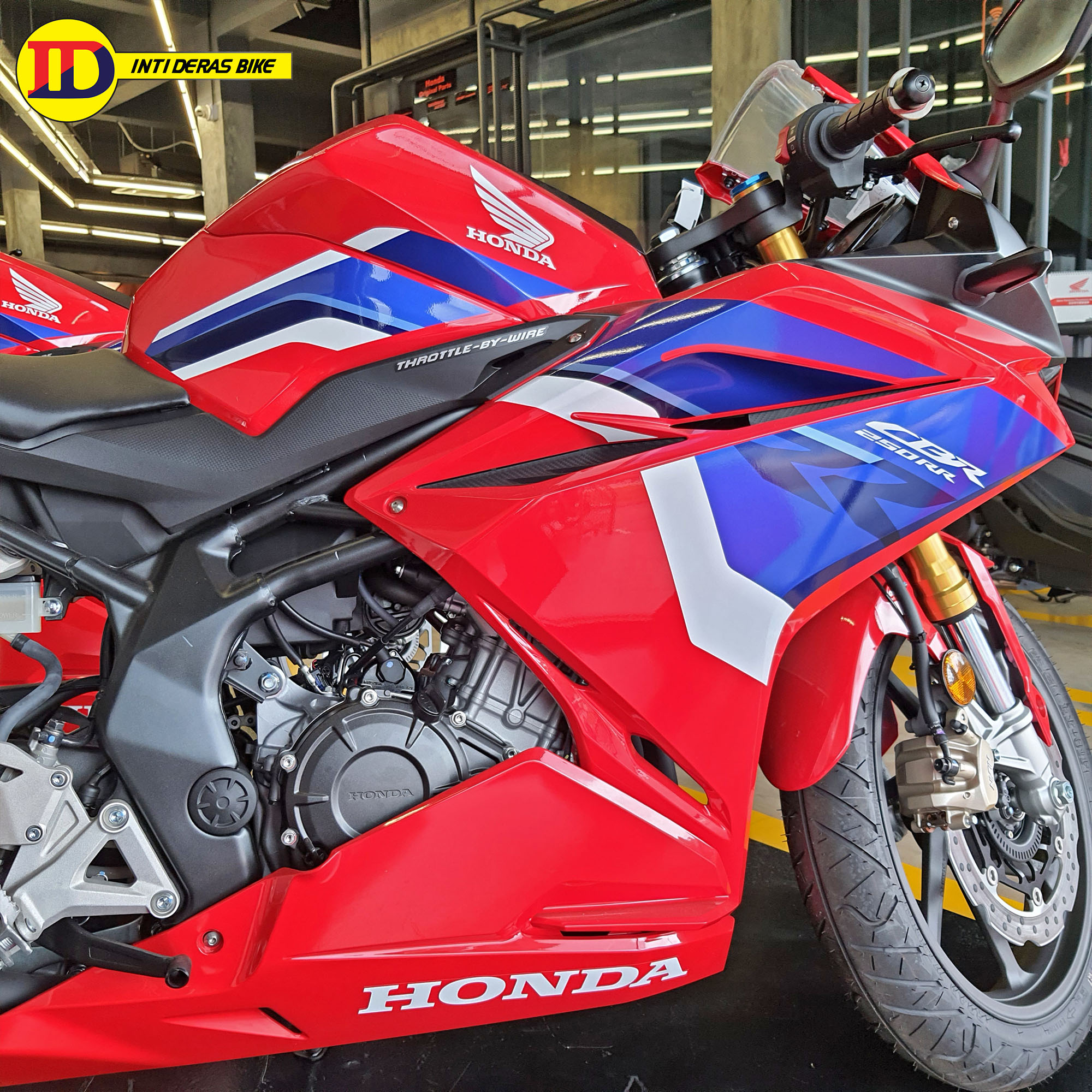 Honda CBR250RR Red 2022 (9).jpg