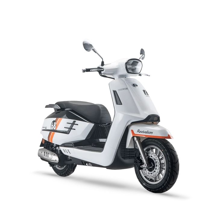 Moucca 250 White web